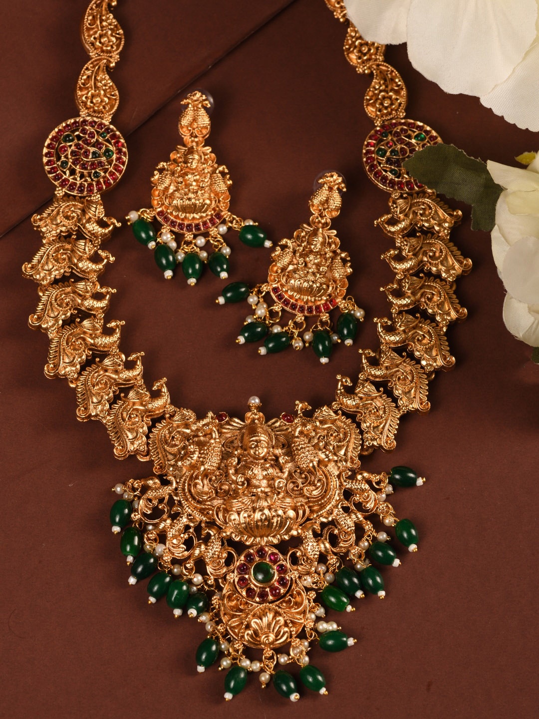 

Saraf RS Jewellery Gold-Plated AD-Studded & Beaded Jewellery Set
