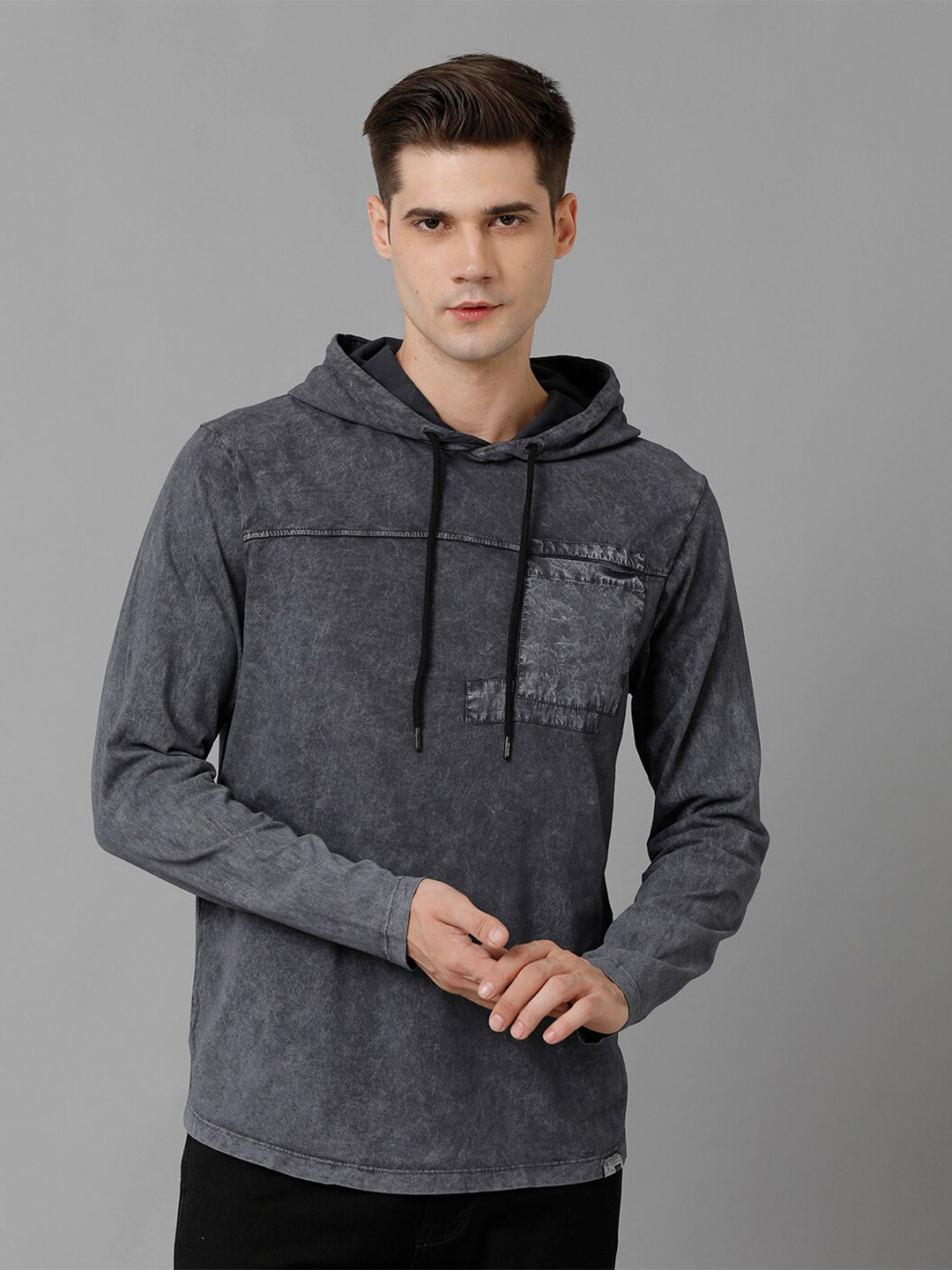

Voi Jeans Long Sleeves Hooded Cotton T-shirt, Black