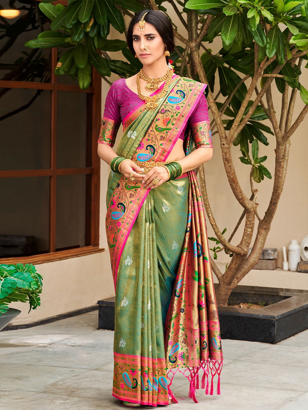 

SHANGRILA Ethnic Motifs Woven Design Zari Pure Silk Paithani Saree, Green