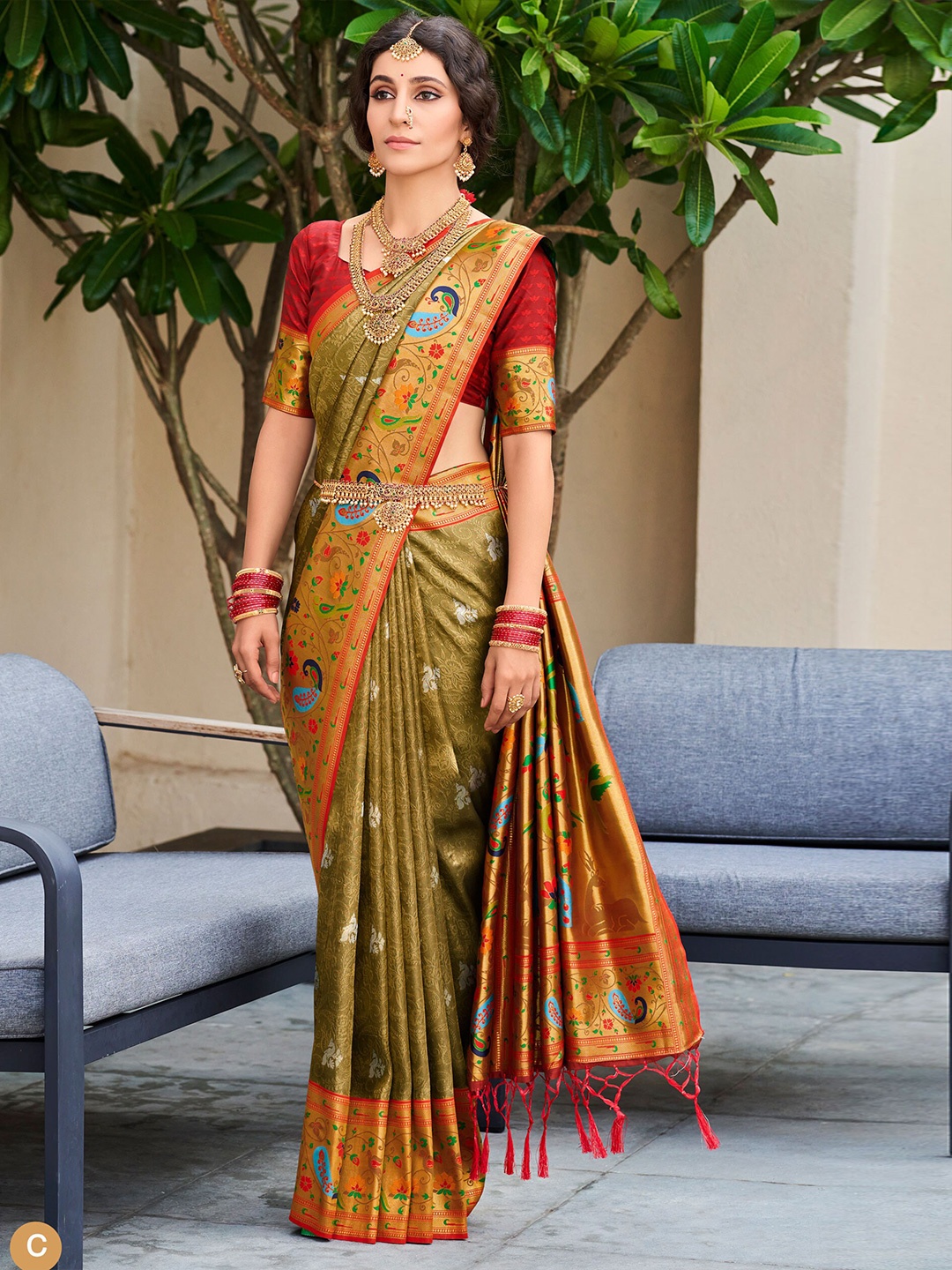 

SHANGRILA Ethnic Motifs Woven Design Zari Pure Silk Paithani Saree, Beige