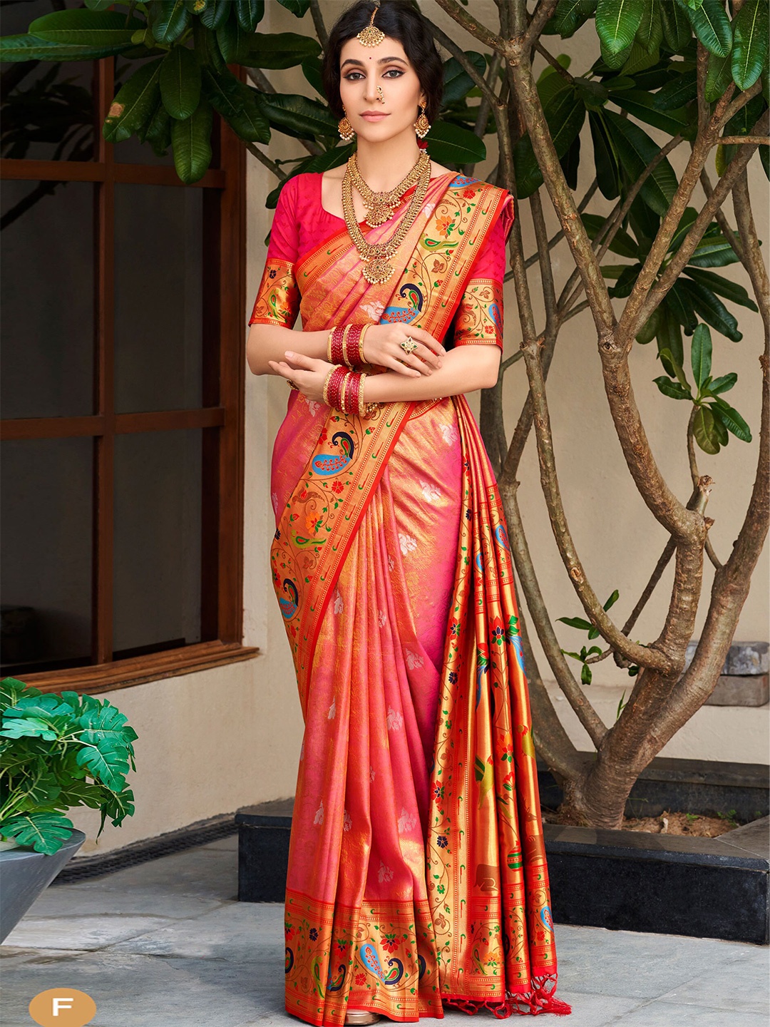 

SHANGRILA Ethnic Woven Design Zari Pure Silk Paithani Saree, Pink