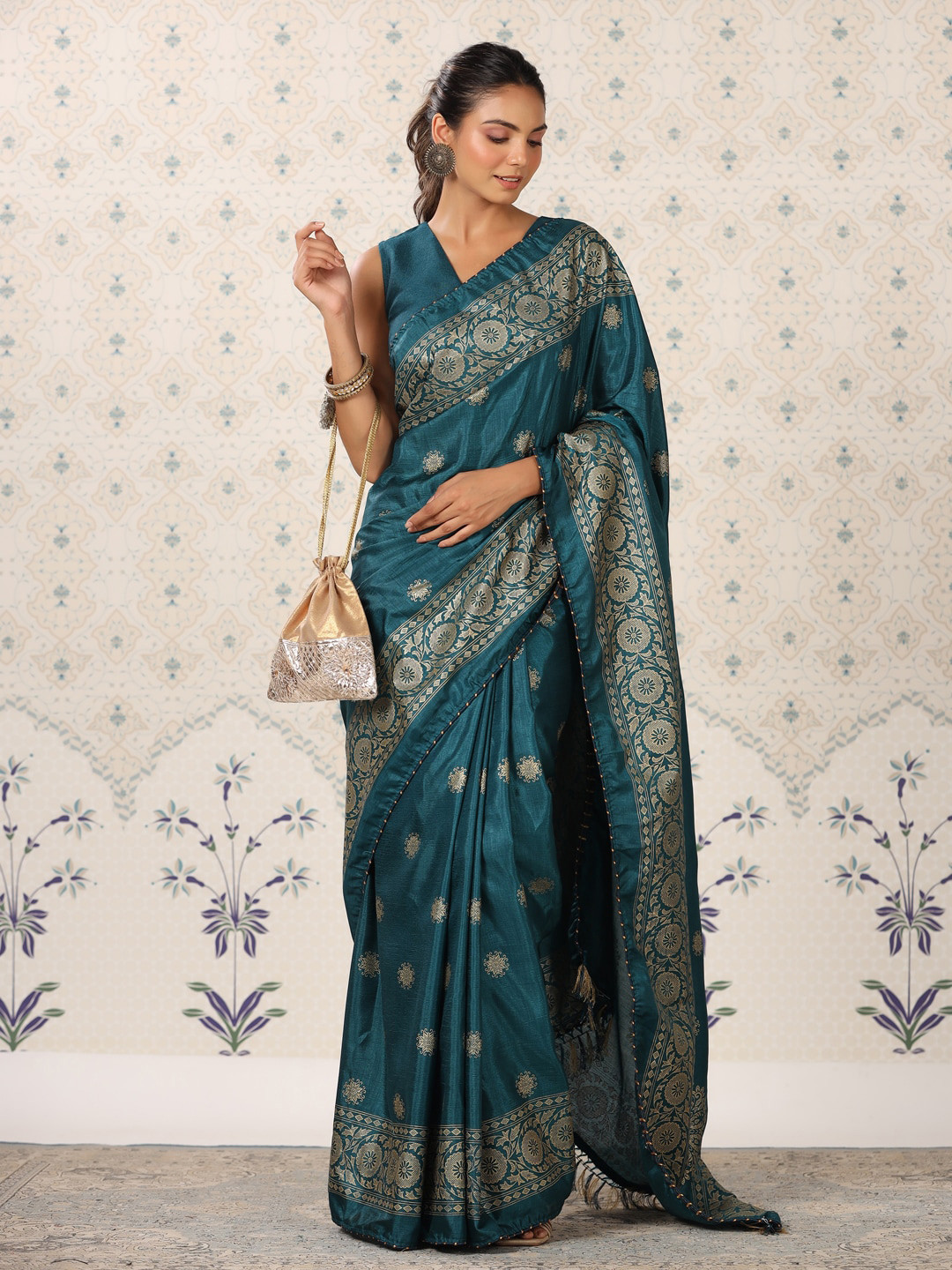 

Ode by House of Pataudi Green & Gold-Toned Woven Design Zari Silk Blend Saree
