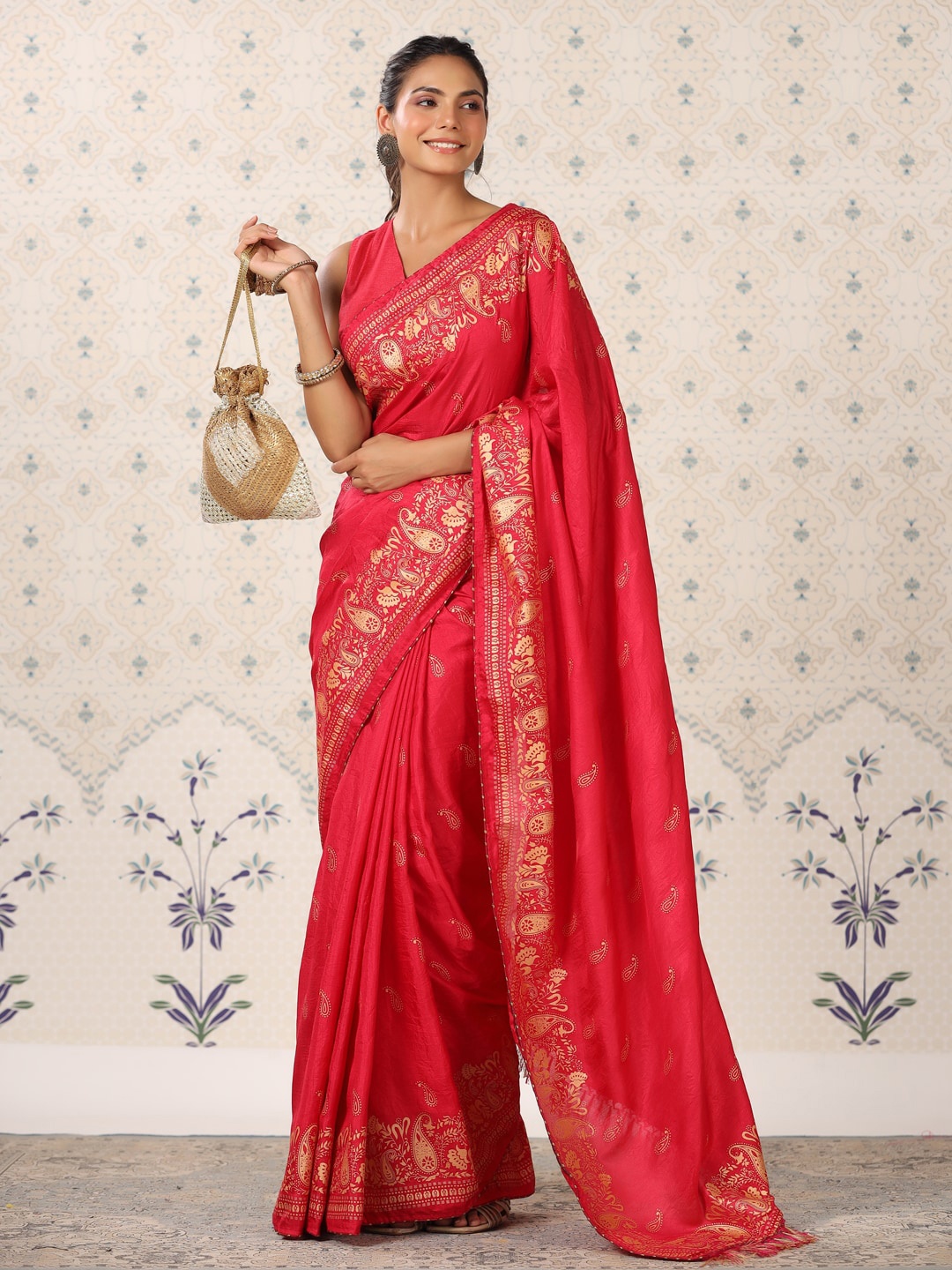 

Ode by House of Pataudi Pink & Gold-Toned Paisley Printed Silk Blend Saree