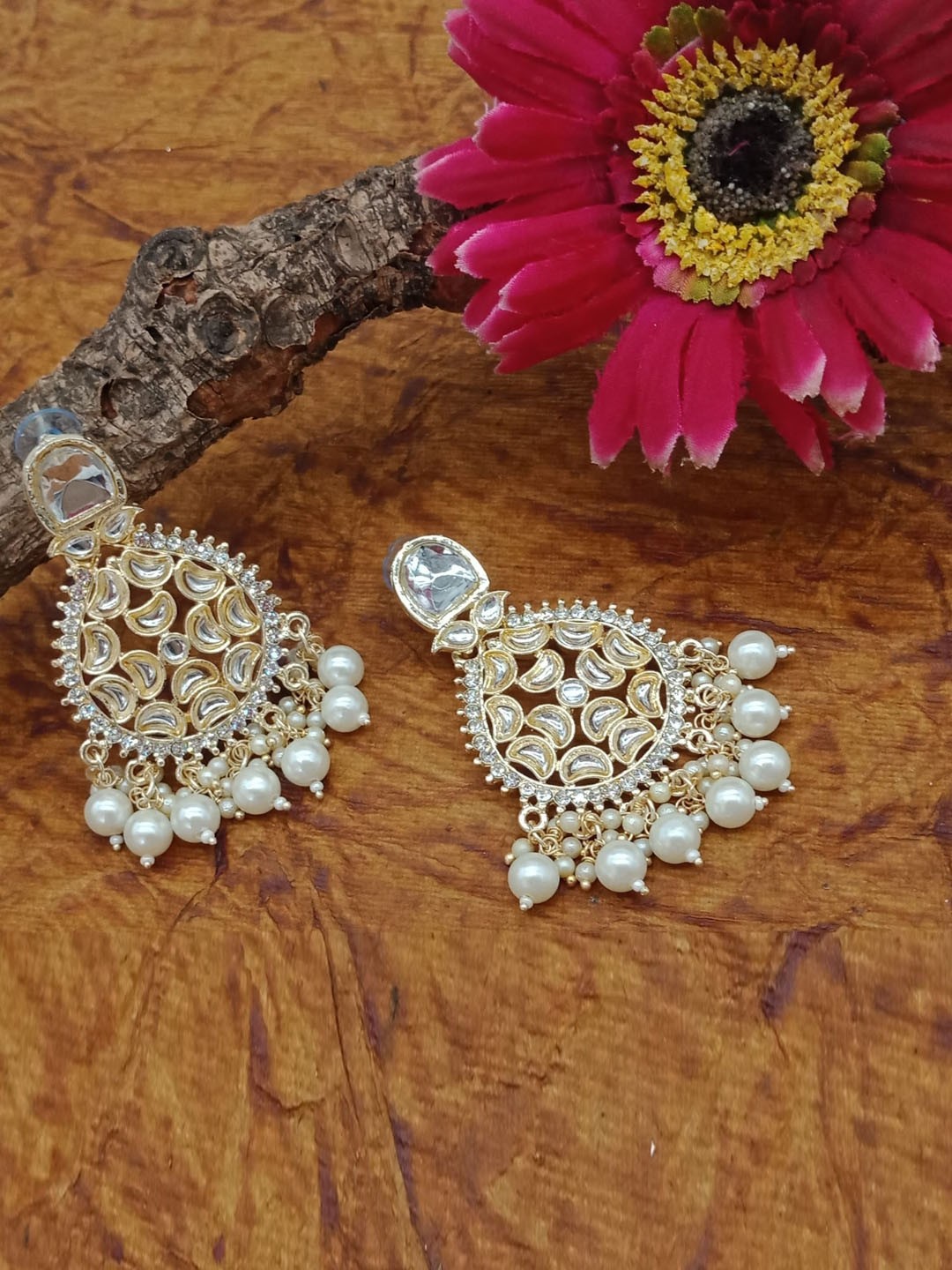 

AASHISH IMITATION Contemporary Drop Earrings, White