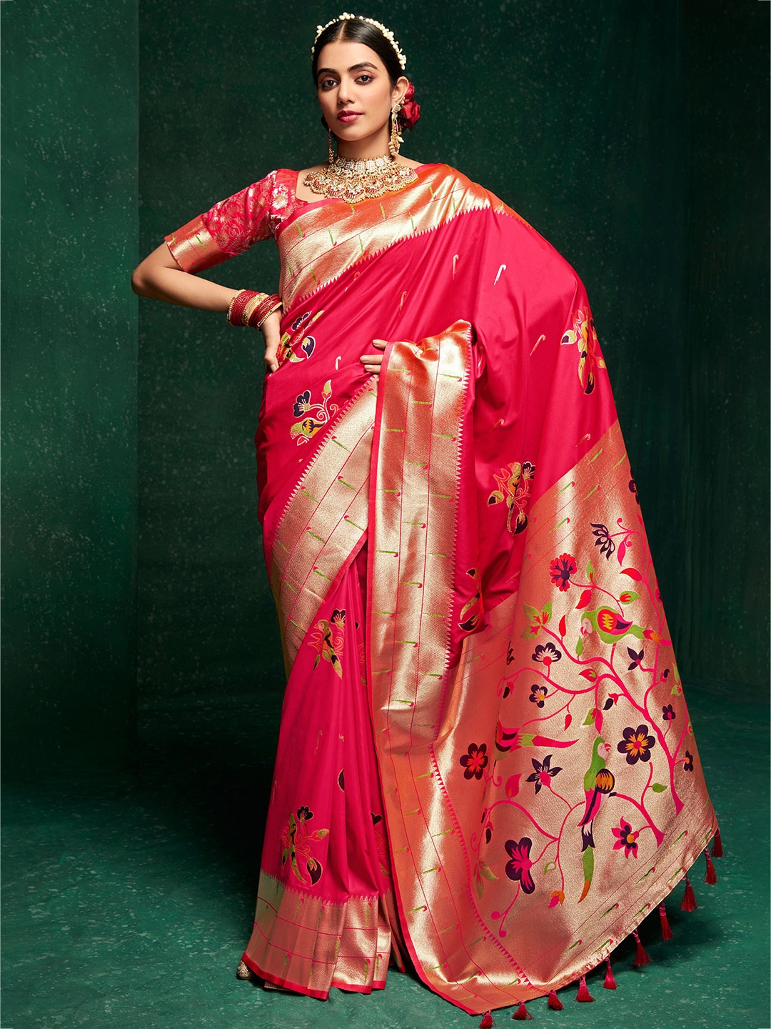 

SHANGRILA Floral Printed Zari Pure Silk Paithani Saree, Pink