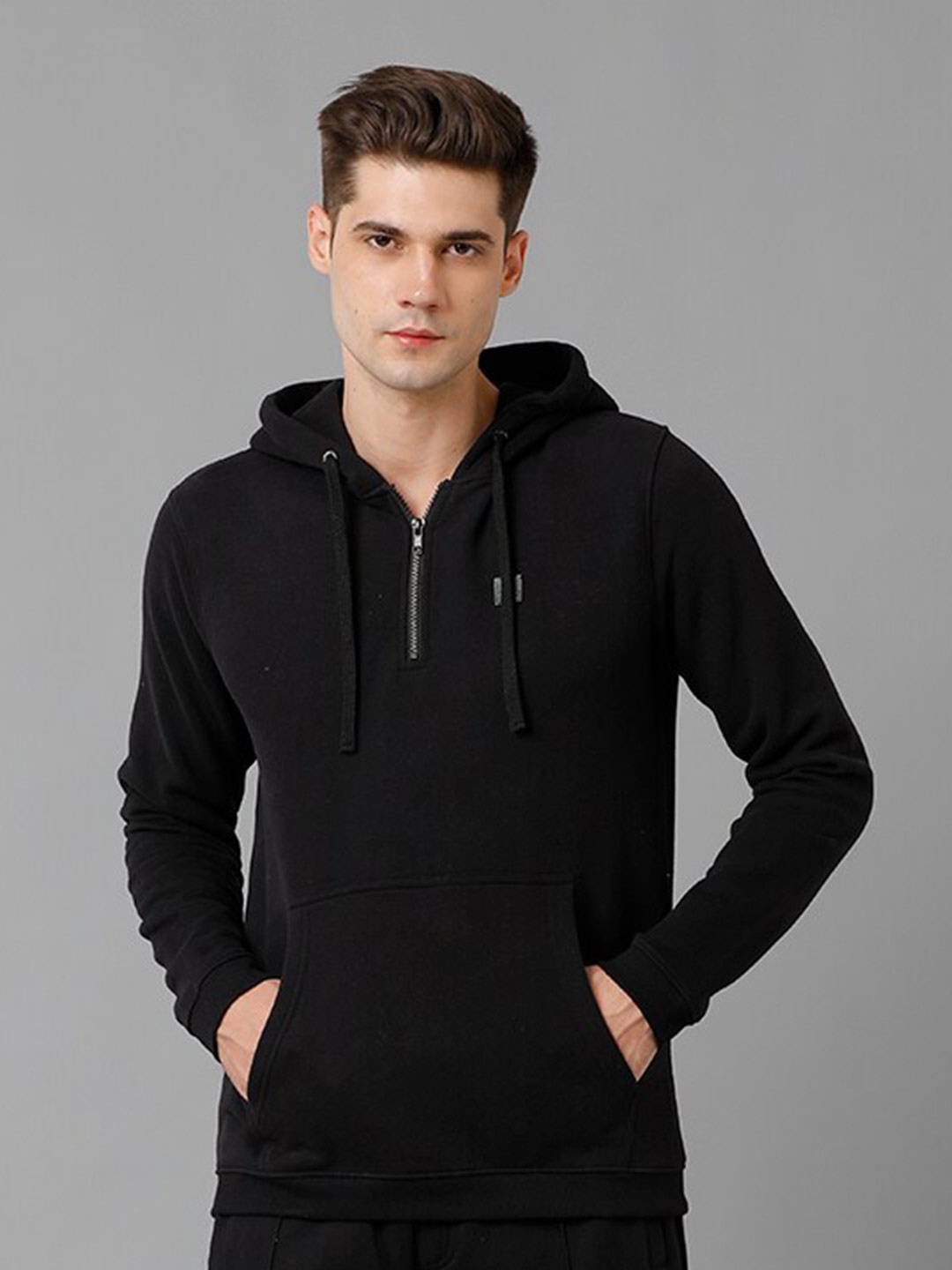 

Voi Jeans Hooded Pullover Sweatshirt, Black