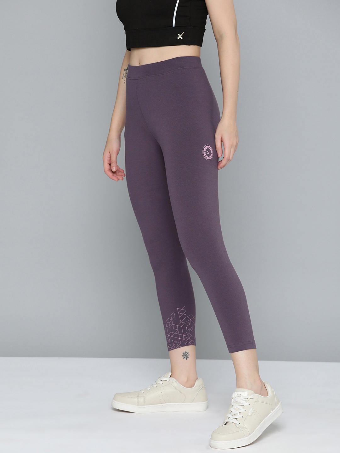 

HRX by Hrithik Roshan Women Printed Detail Lifestyle Cropped Tights, Purple