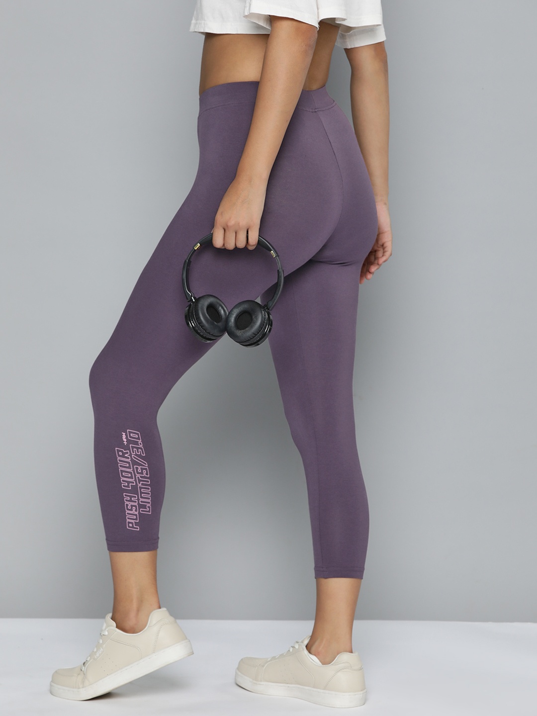 

HRX by Hrithik Roshan Women Slim Fit Lifestyle Tights, Purple