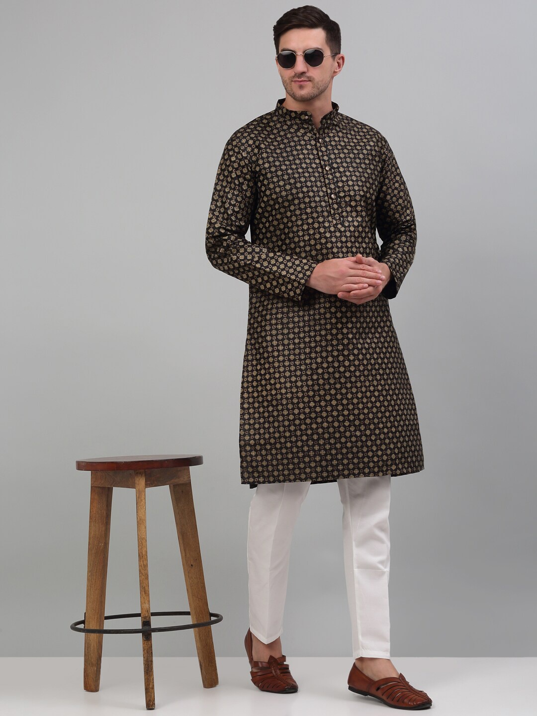 

Jompers Ethnic Motifs Printed Mandarin Collar Straight Kurta With Pyjamas, Black