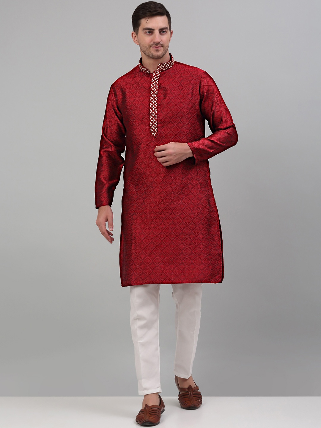 

Jompers Ethnic Motif Woven Design Kurta with Pyjamas, Maroon