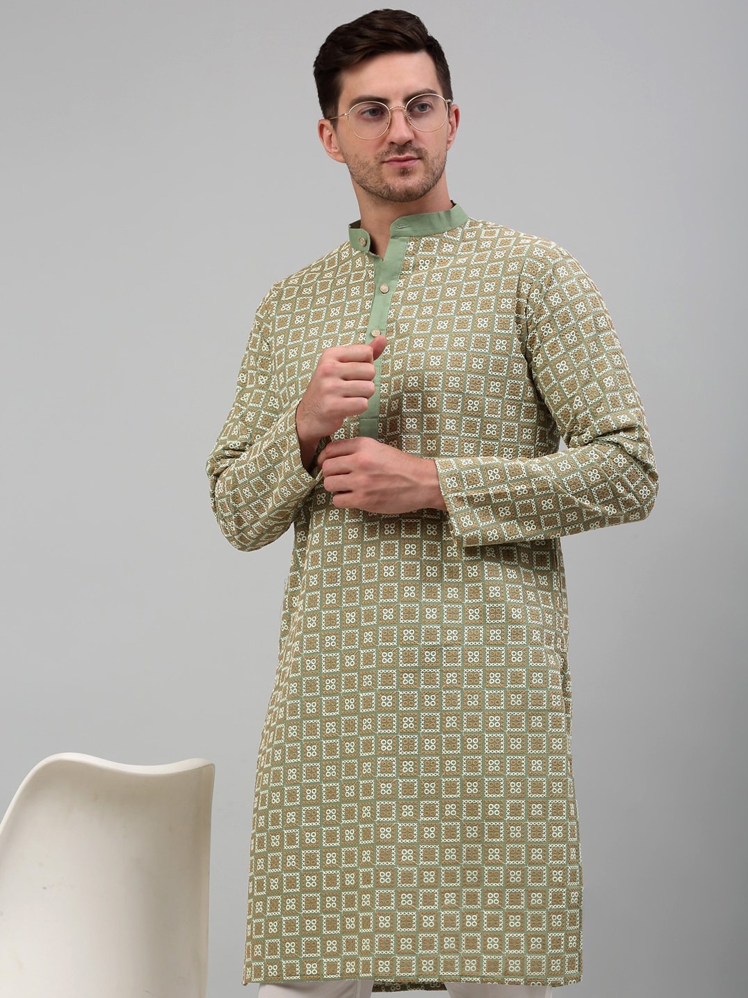 

Jompers Mandarin Collar Embroidered Thread Work Pure Cotton Kurta With Pyjamas, Green