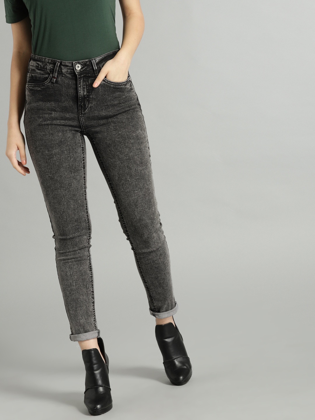 

Roadster Time Travlr Women Black Slim Fit Mid-Rise Clean Look Stretchable Jeans