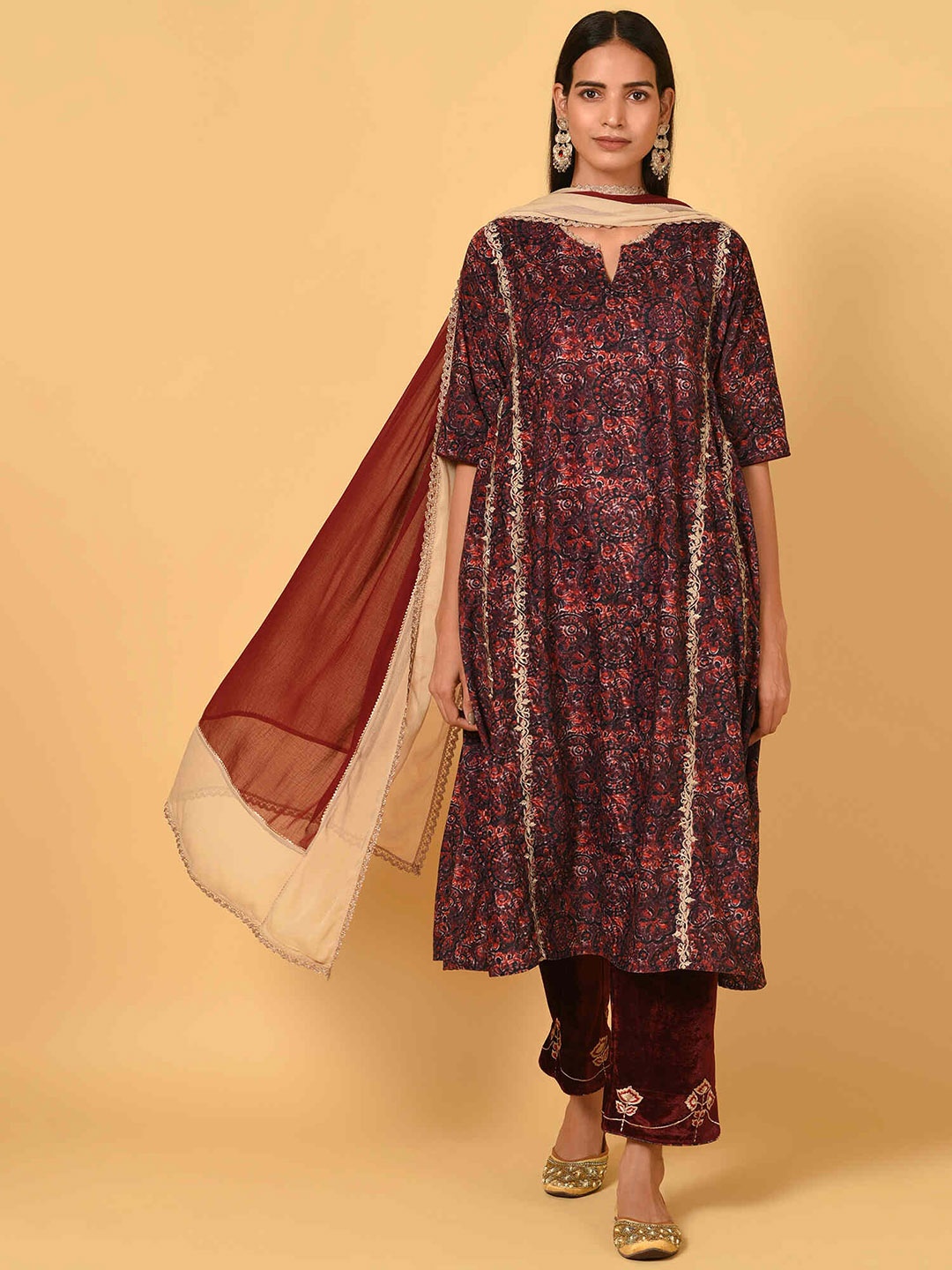 

NUHH Ethnic Motifs Printed Velvet Kurta & Trousers With Dupatta, Maroon