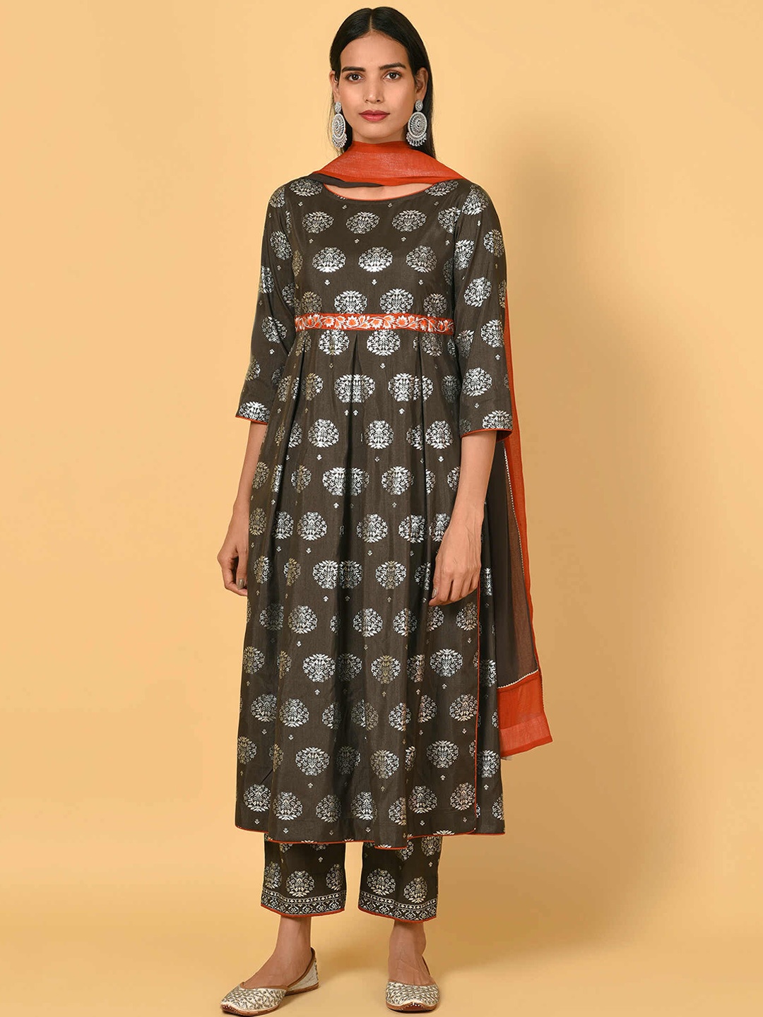 

NUHH Ethnic Motifs Printed Regular Kurta & Trousers With Dupatta, Black