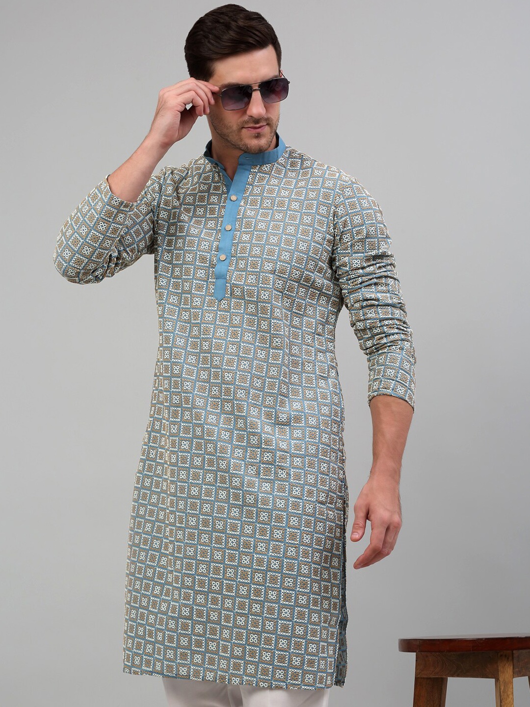 

Jompers Mandarin Collar Embroidered Pure Cotton Kurta, Blue