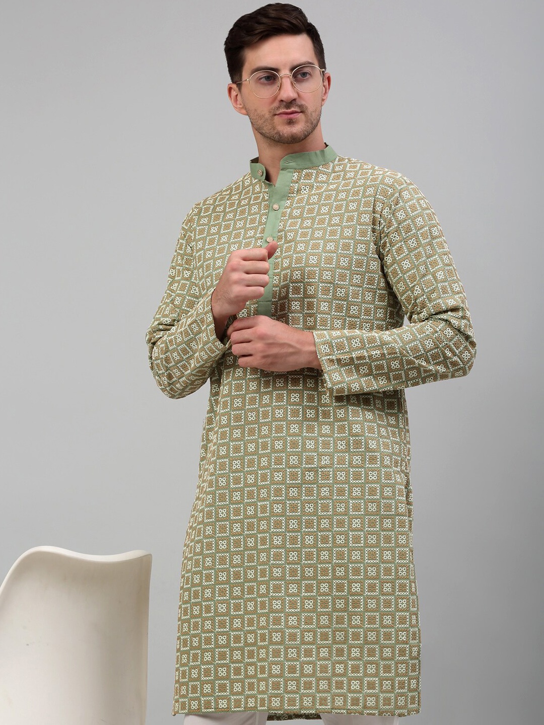 

Jompers Embroidered Mandarin Collar Thread Work Pure Cotton Kurta, Green