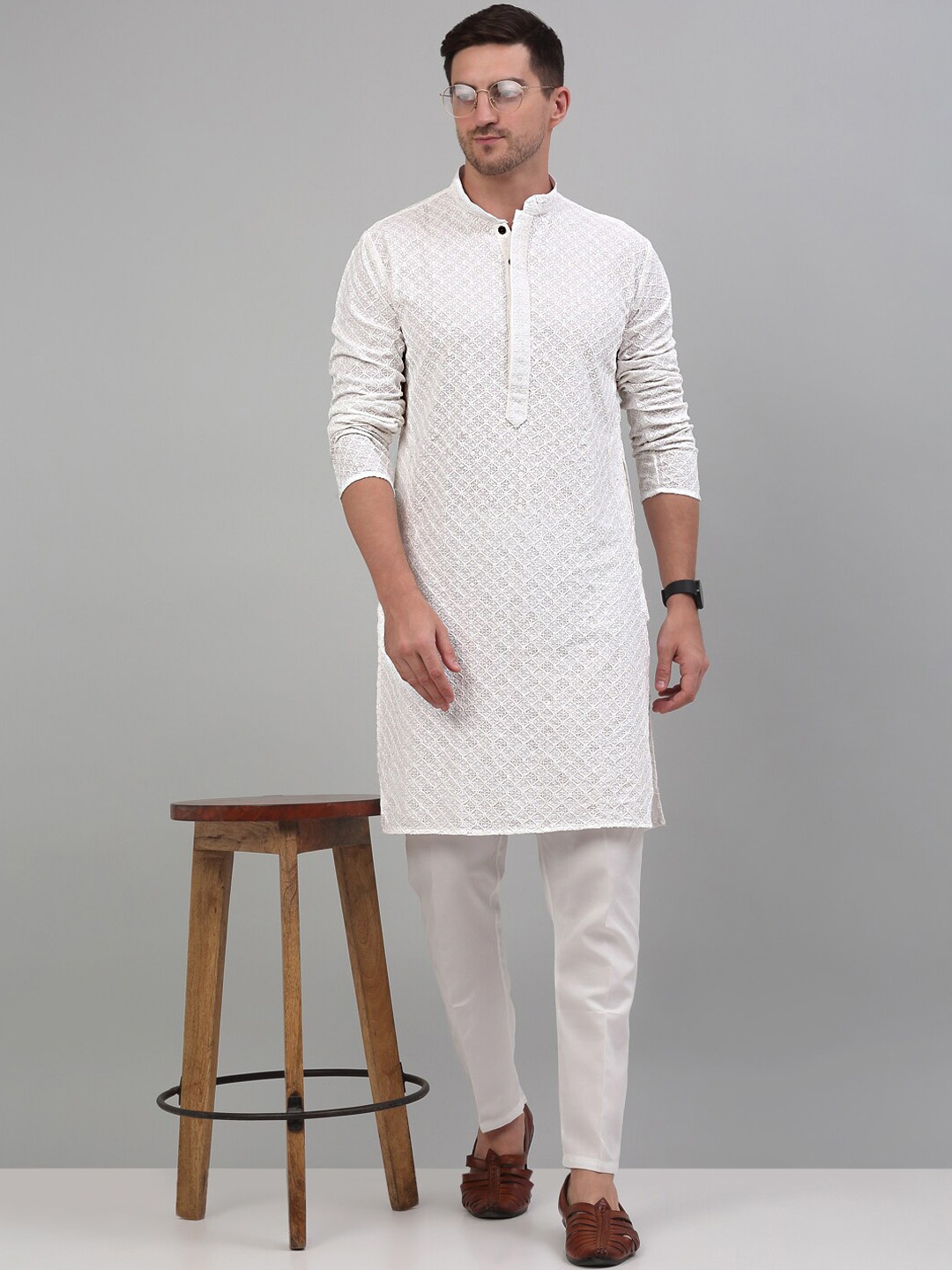 

Jompers Geometric Embroidered Mandarin Collar Sequined Kurta, White