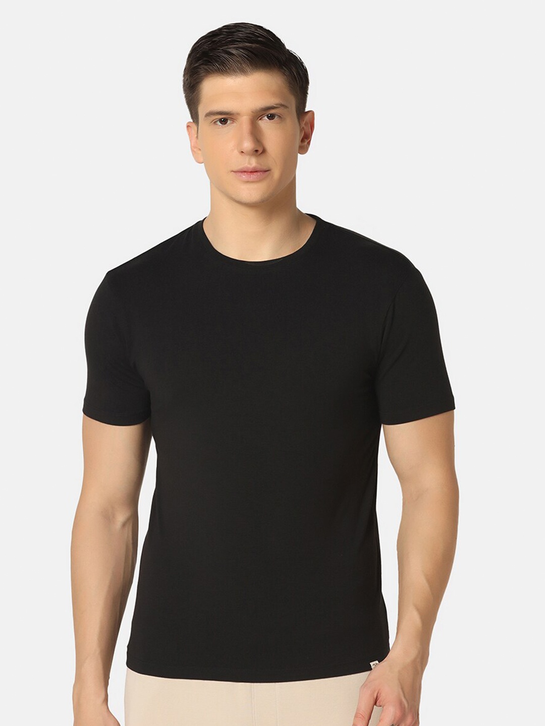 

Blackberrys Round Neck Slim Fit T-shirt, Black