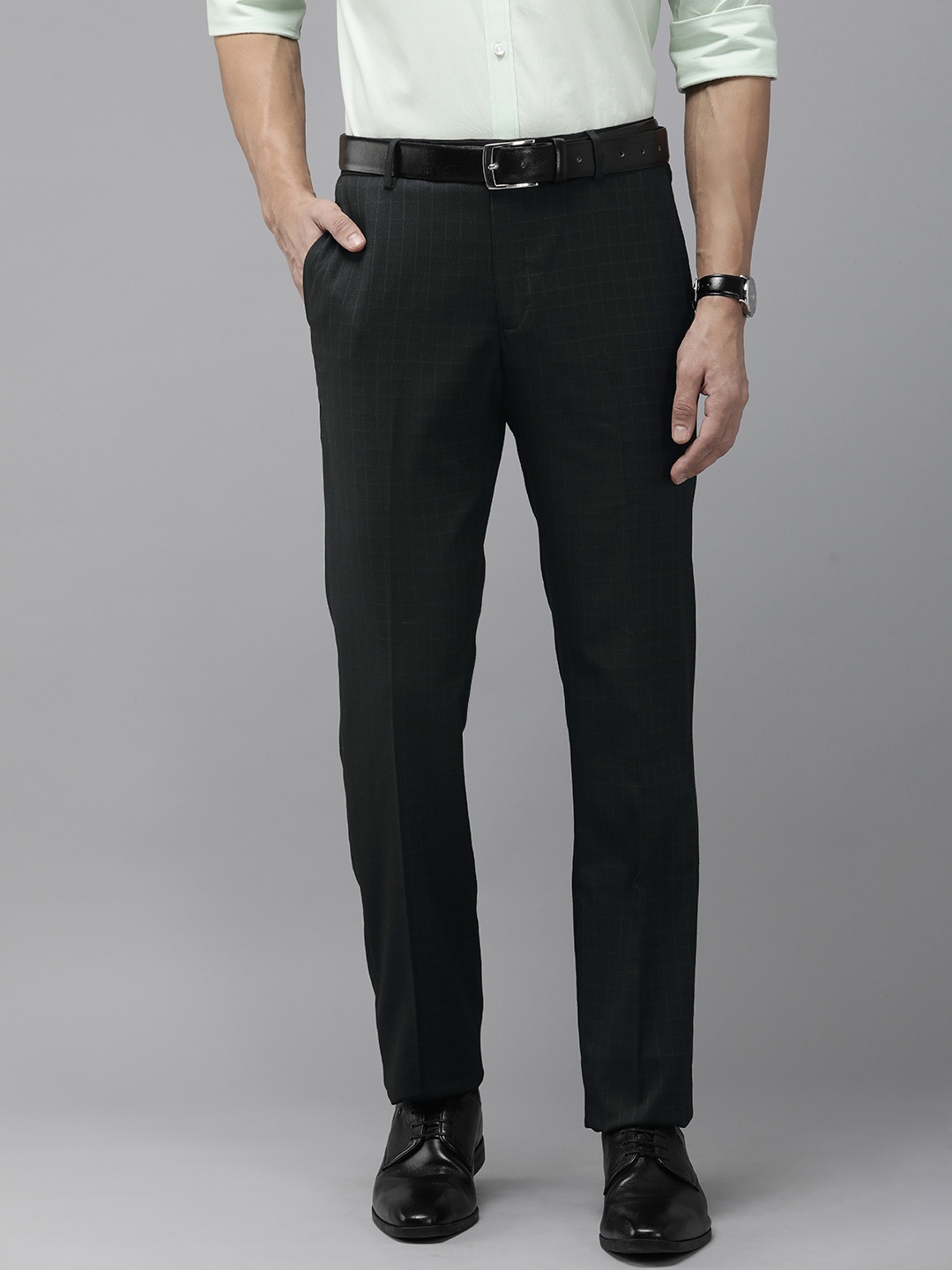 

Arrow Men Checked Tailored Regular Fit Mid-Rise Plain Woven Flat-Front Formal Trousers, Black