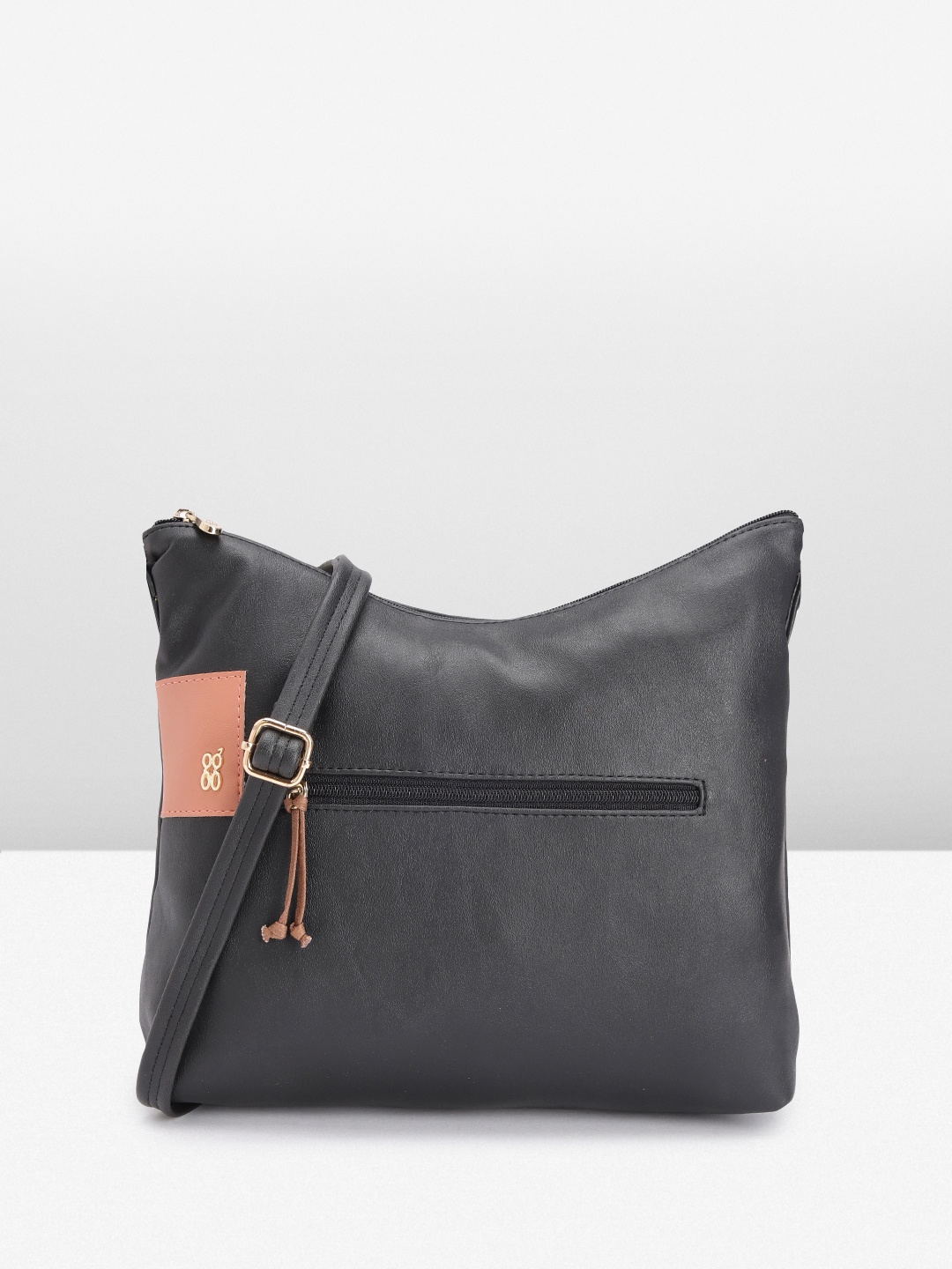 

Baggit Women Solid Sling Bag, Black