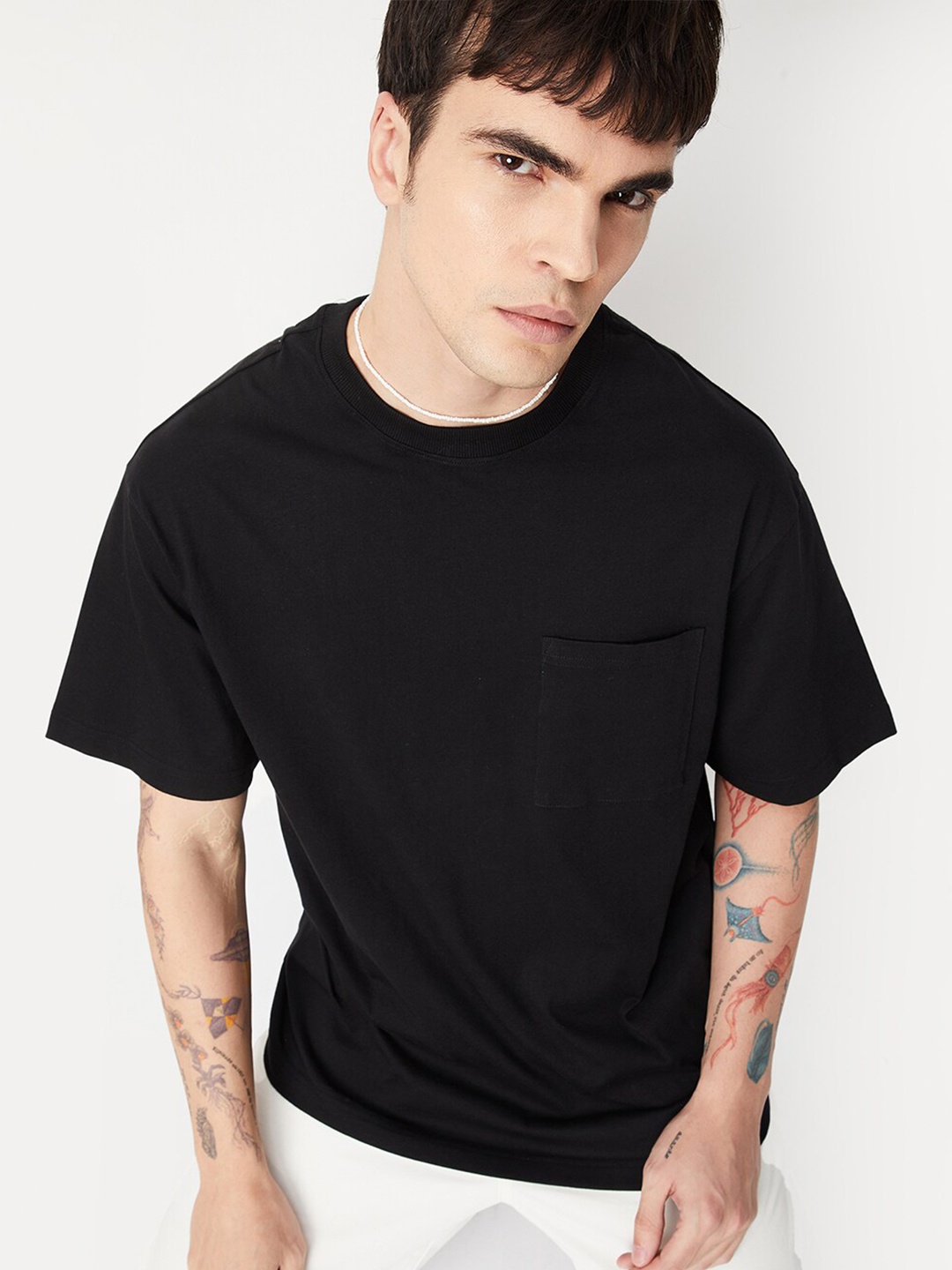 

max Round Neck Cotton T-shirt, Black