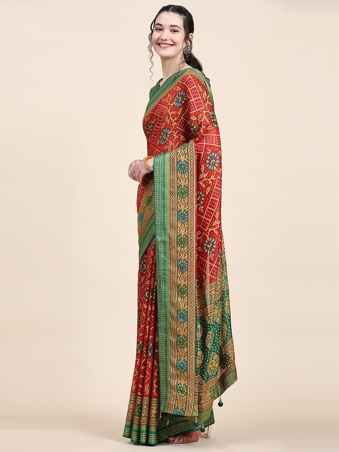 

Phenav Ethnic Motifs Printed Zari Art Silk Patola Saree, Red