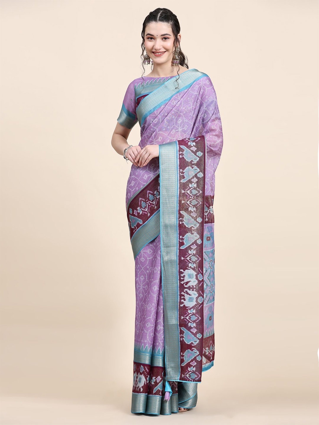 

Phenav Ethnic Motifs Printed Zari Art Silk Patola Saree, Lavender