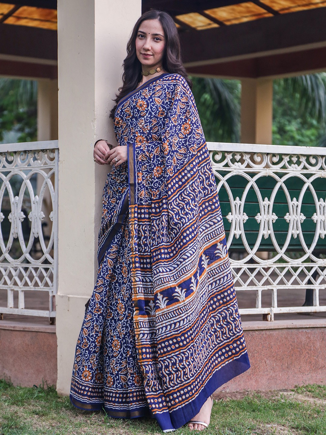 

Libas Floral Printed Pure Cotton Saree, Blue