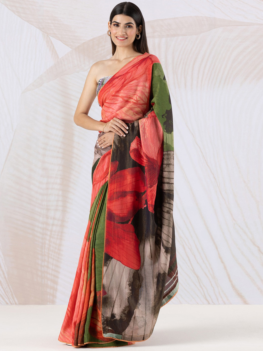 

navyasa by liva Floral Printed Liva Saree, Green