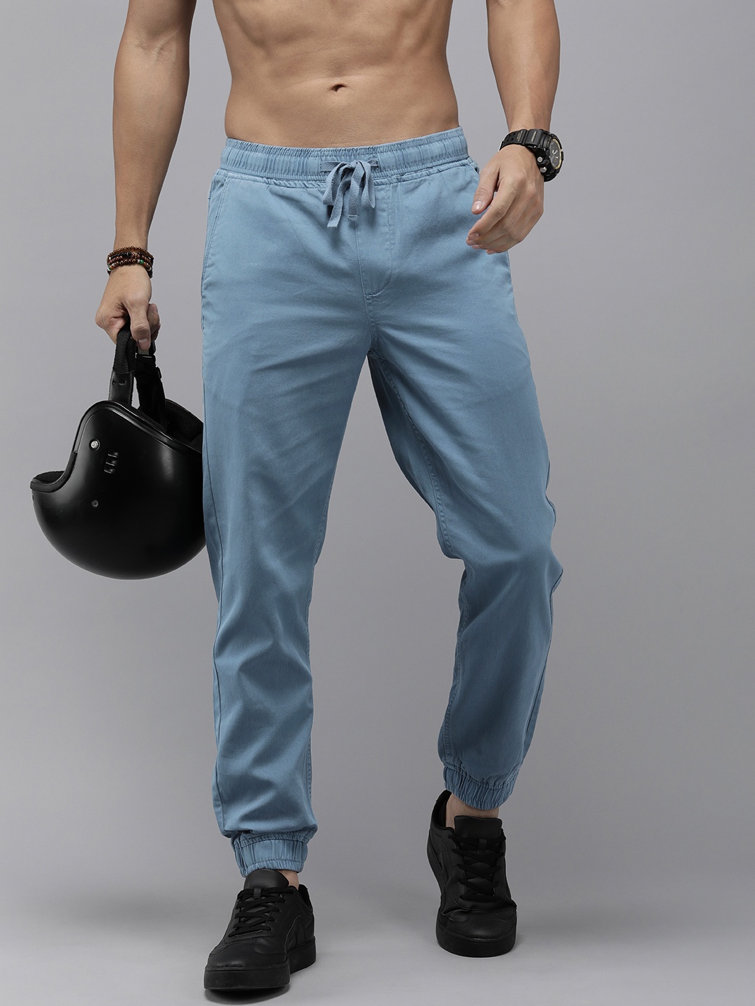 

Roadster Men Solid Slim Fit Joggers, Blue