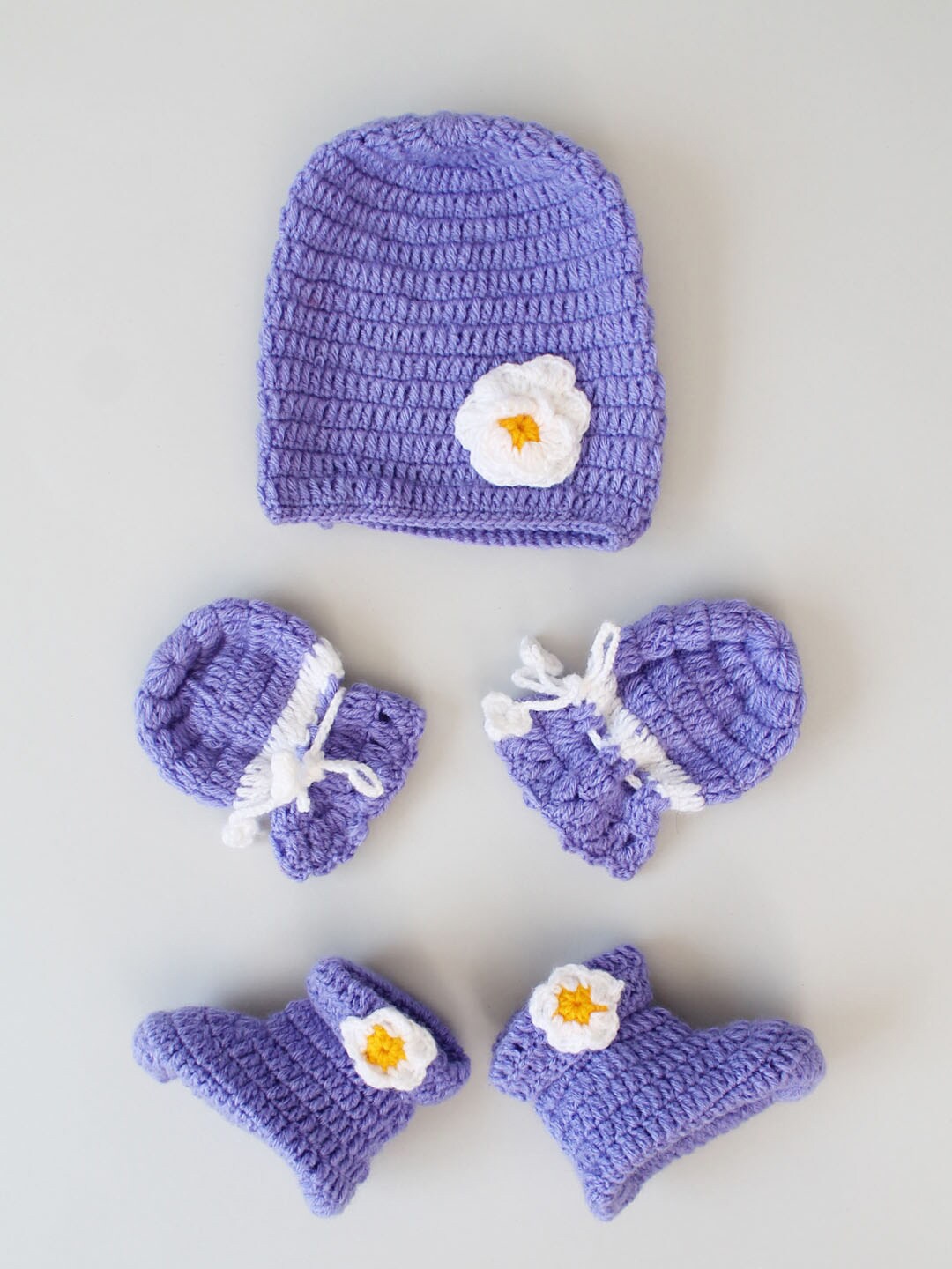 

Woonie Kids Floral Self Design Acrylic Beanie with Bootie & Mittens, Purple