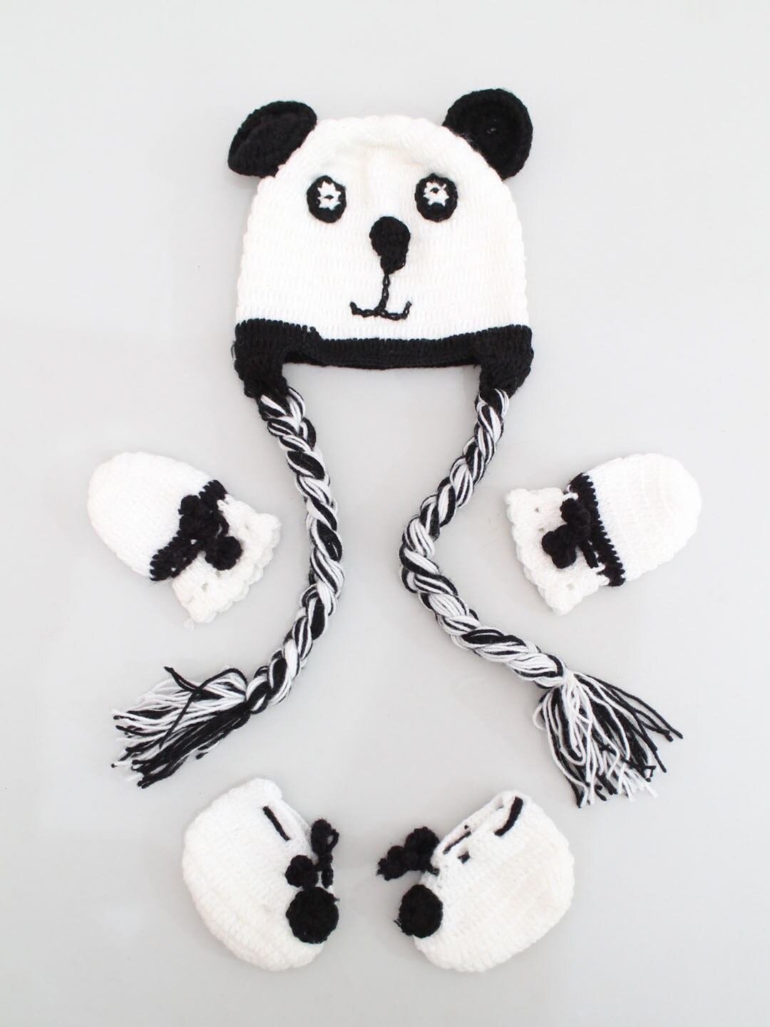 

Woonie Unisex Kids Self Design Panda Acrylic Cap with Booties & Mittens, White