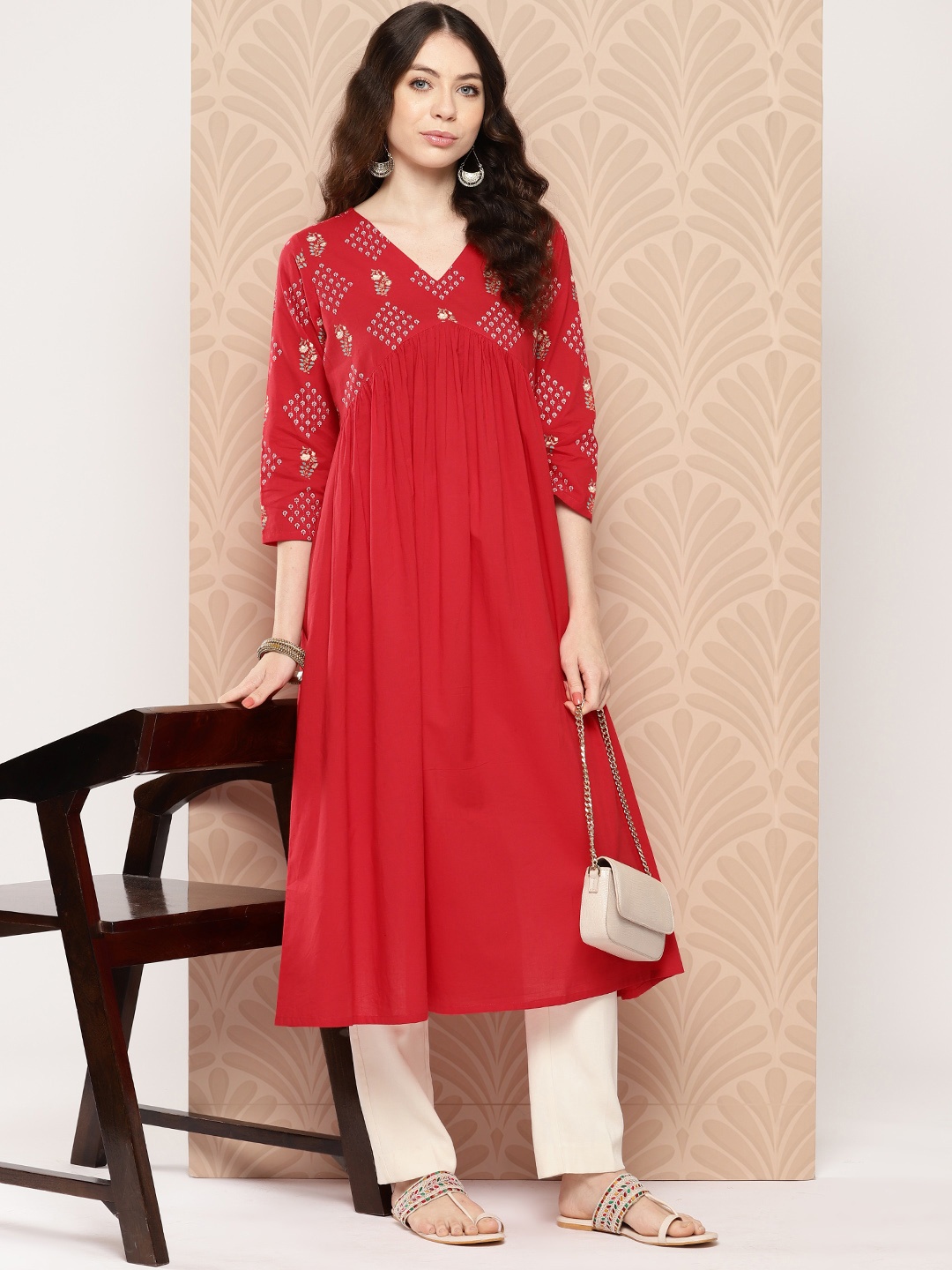 

Janasya Women Floral Printed Cotton Kurta, Red