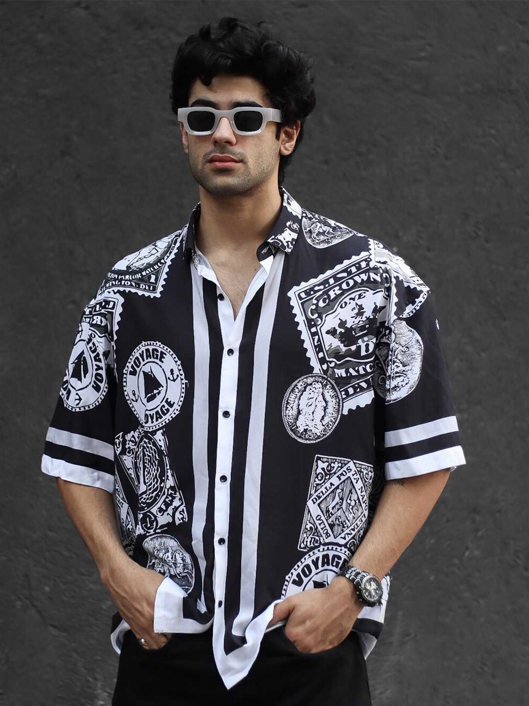 

Powerlook India Slim Graphic Printed Drop Shoulder Oversize Shirt, Black
