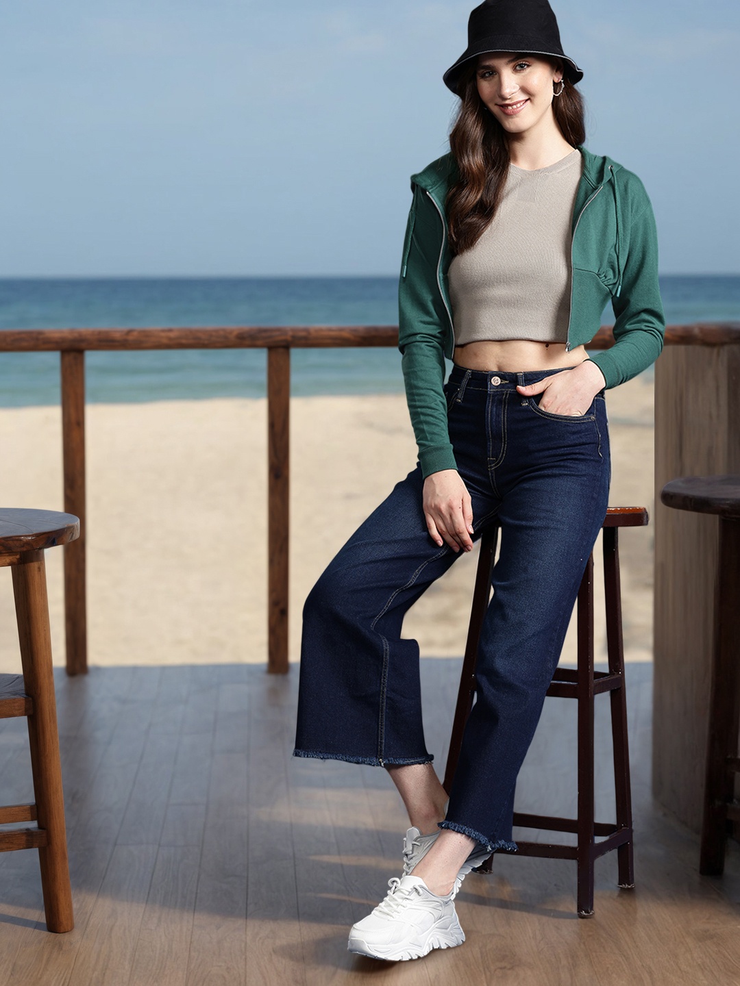 

Mast & Harbour Women Hooded Crop Sweatshirt, Green