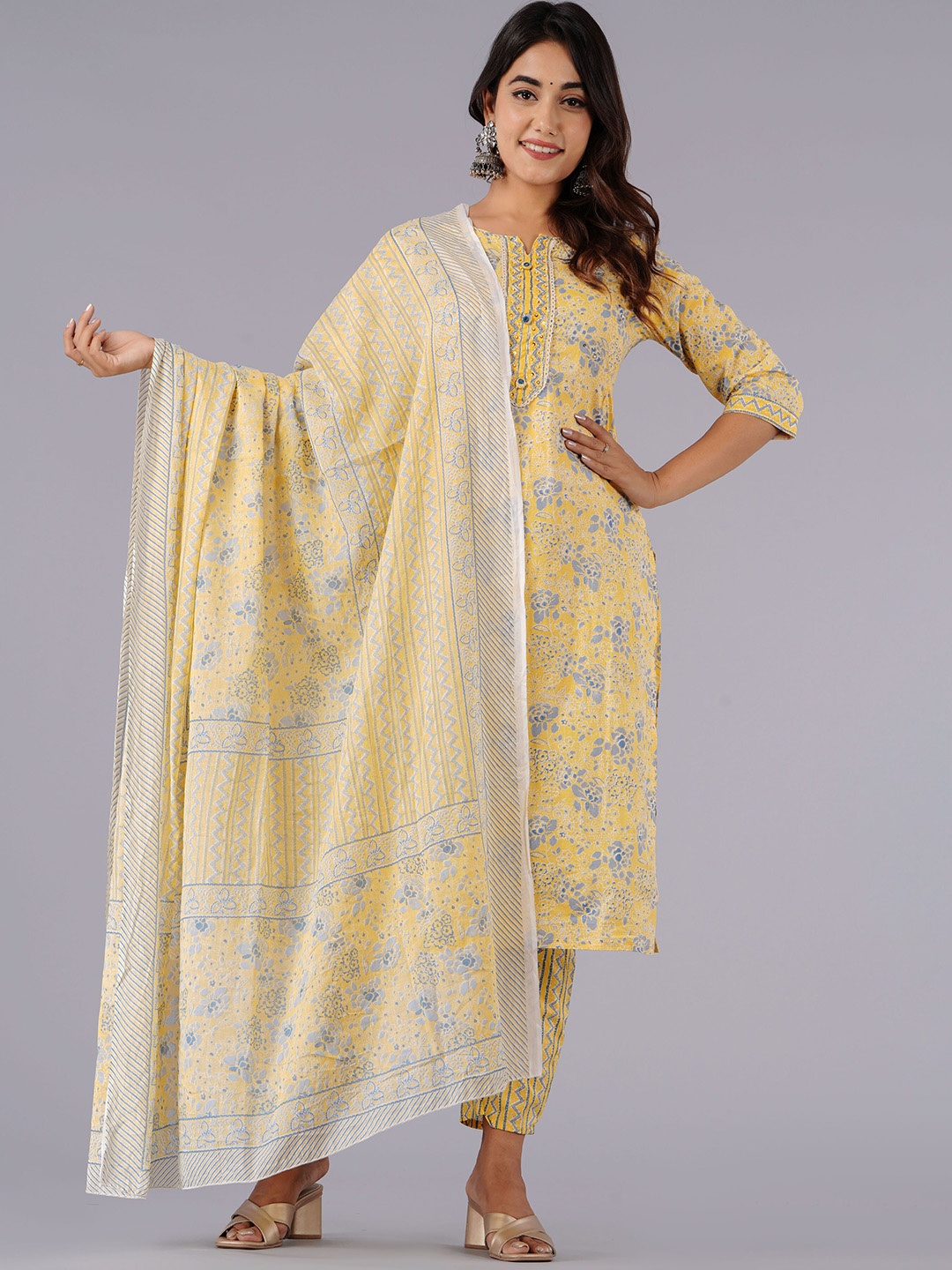 

DORIYA Floral Printed Beads & Stones Yoke Design Straight Kurta & Trousers With Dupatta, Yellow