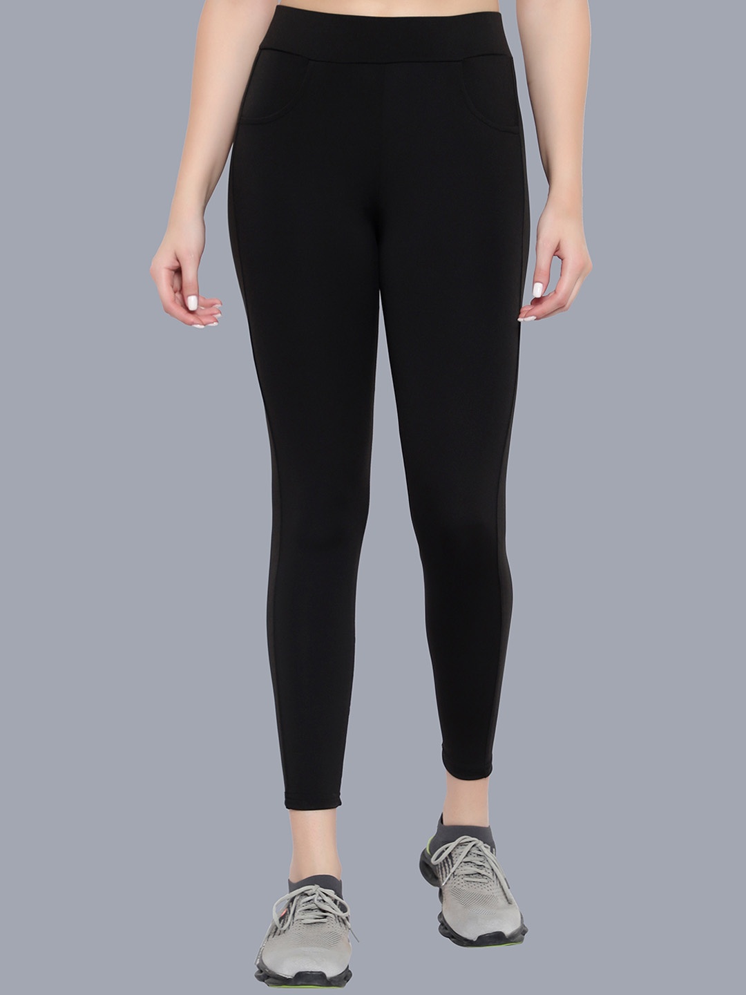 

DIAZ Women Slim Fit Ankle Length Gym Tights, Black