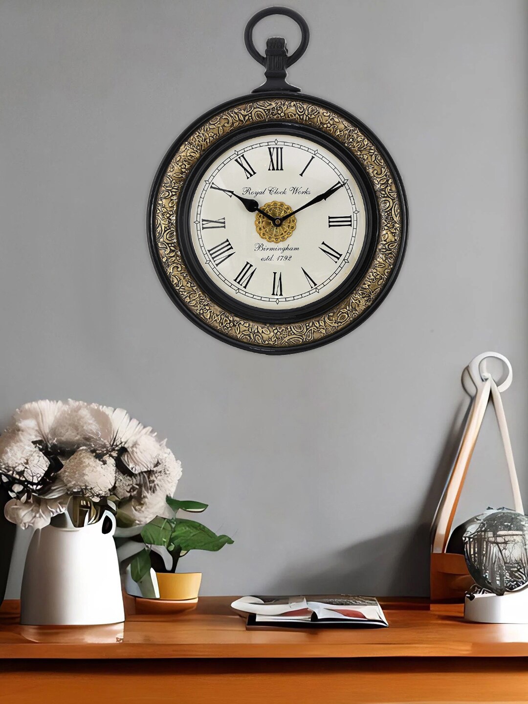 

Aapno Rajasthan Black & White Textured Contemporary Wall Clock