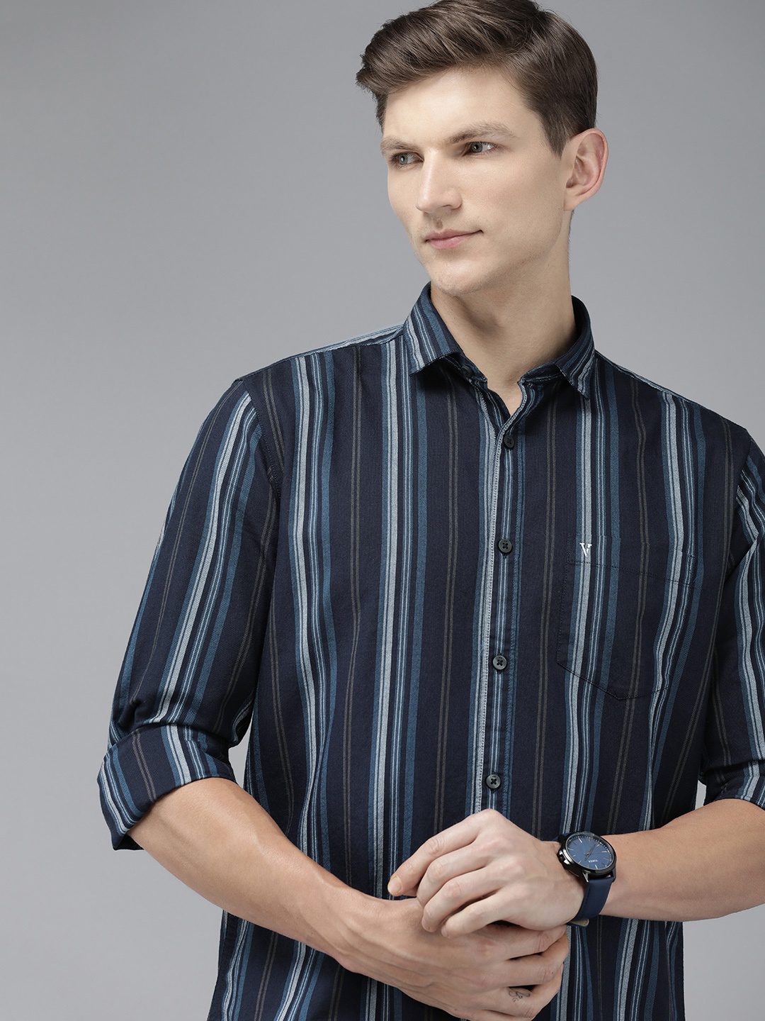 

Van Heusen Sport Slim Fit Striped Pure Cotton Casual Shirt, Navy blue