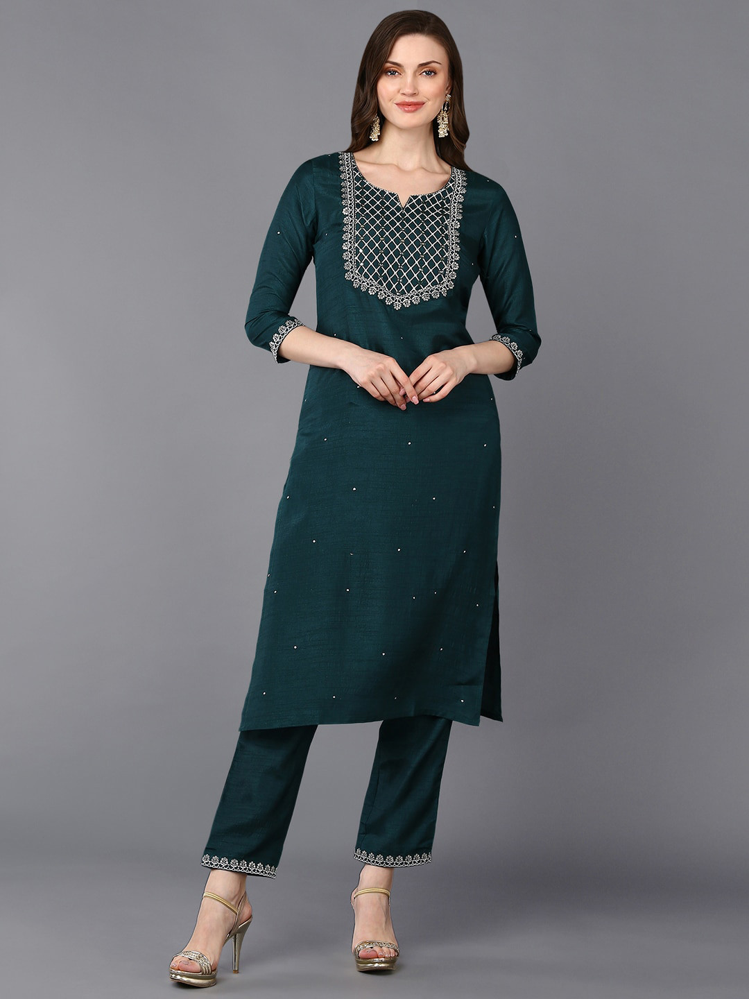 

AHIKA Women Green Geometric Yoke Design Kurta