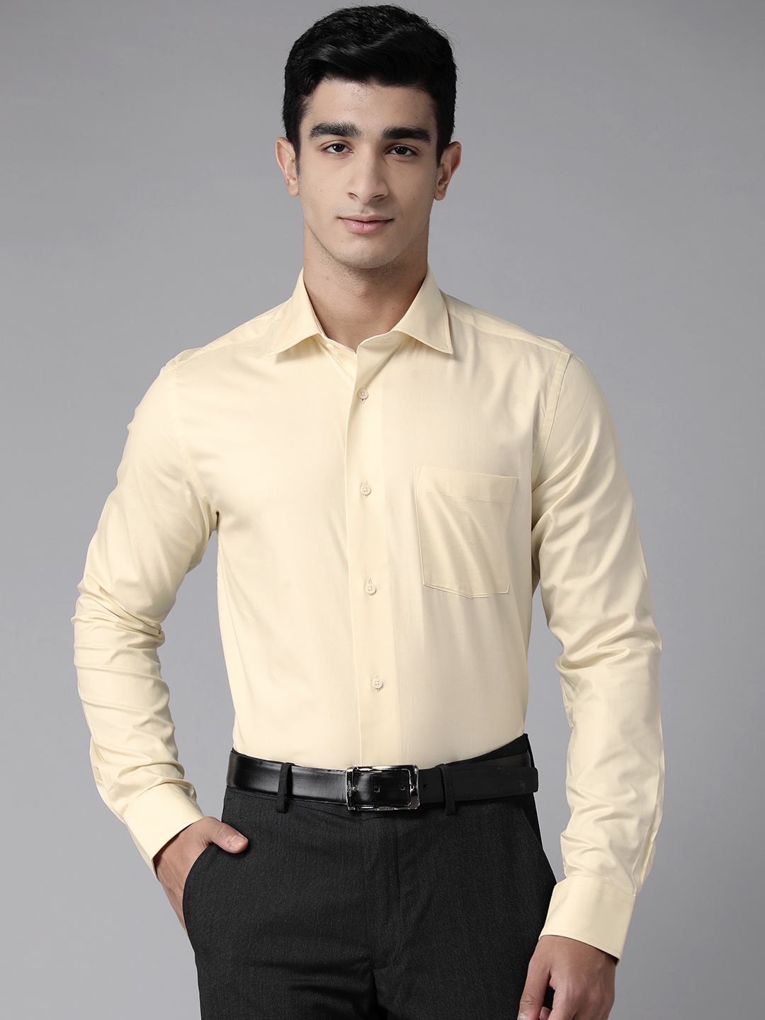 

Blackberrys Solid Slim Fit Opaque Pure Cotton Formal Shirt, Yellow