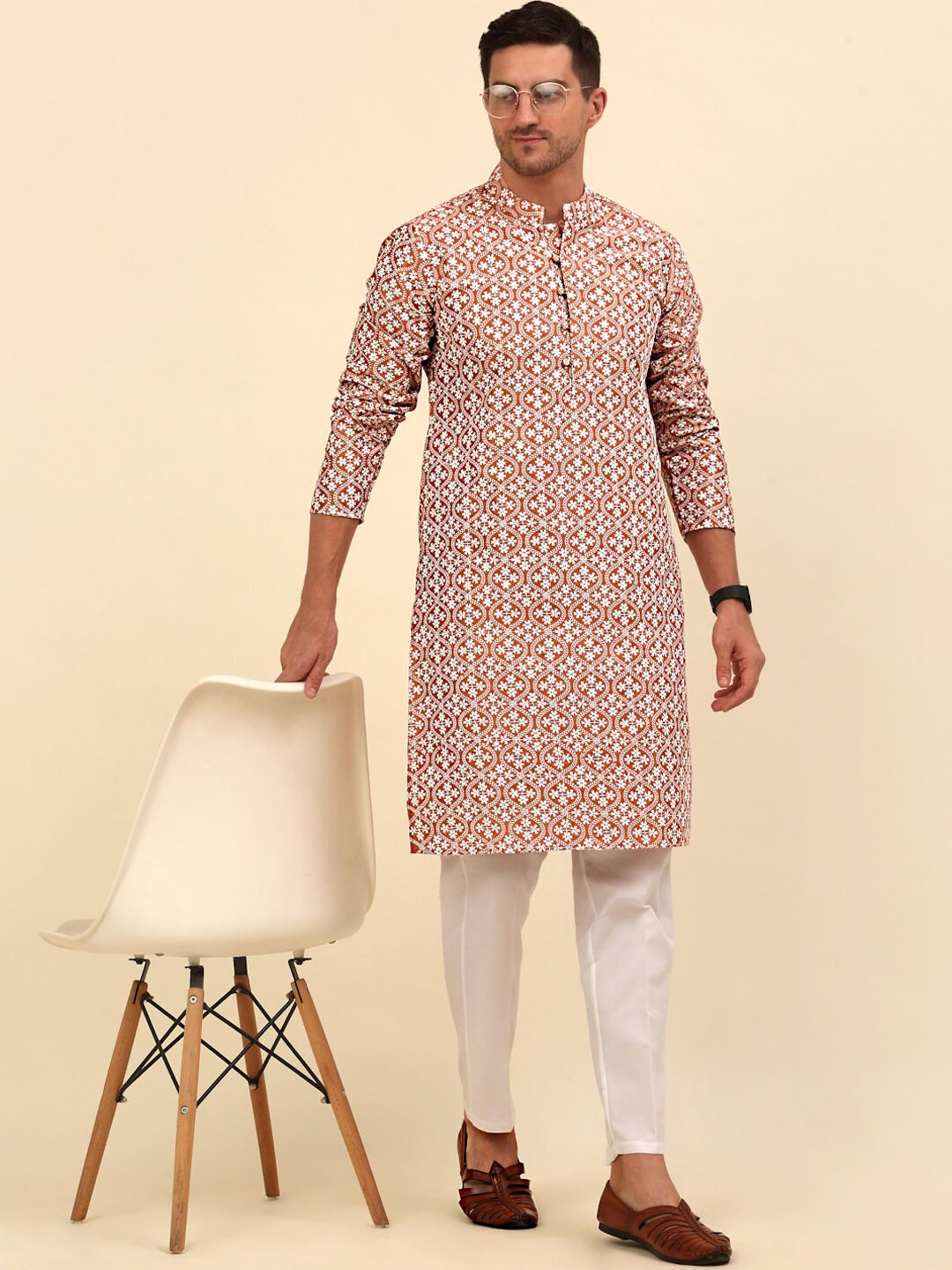 

Anouk Peach Floral Embroidered Regular Chikankari Kurta with Pyjama