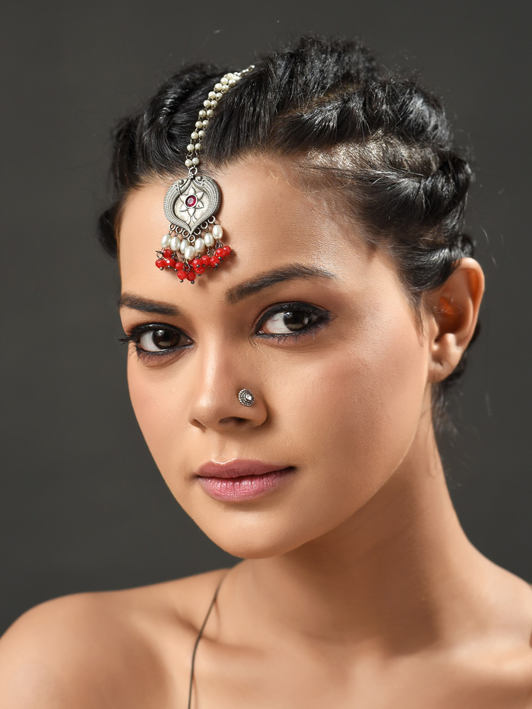 

phuljhadi Silver-Plated Stone-Studded & Beaded Maangtika