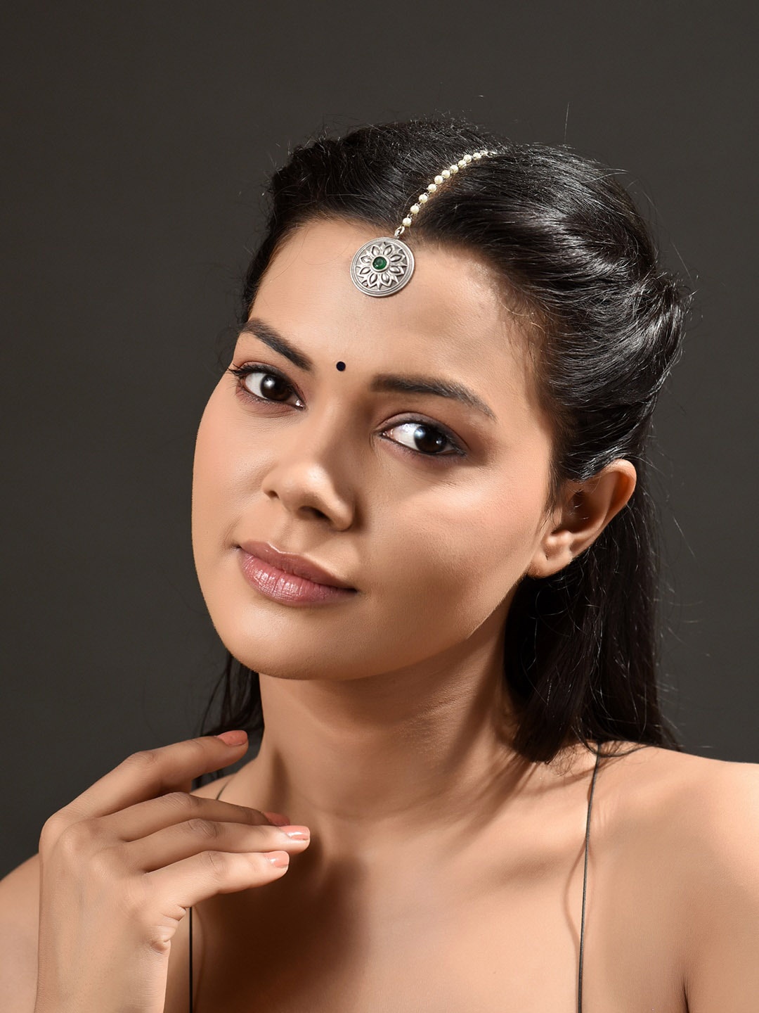 

phuljhadi Silver-Plated Stone-Studded & Beaded Maangtikka