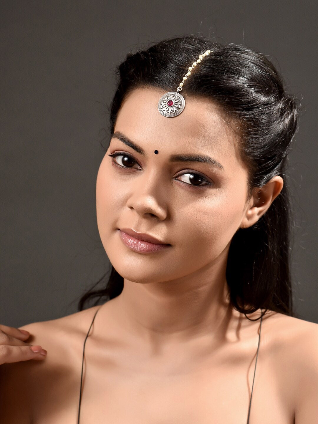 

phuljhadi Silver-Plated Stone-Studded Maangtika