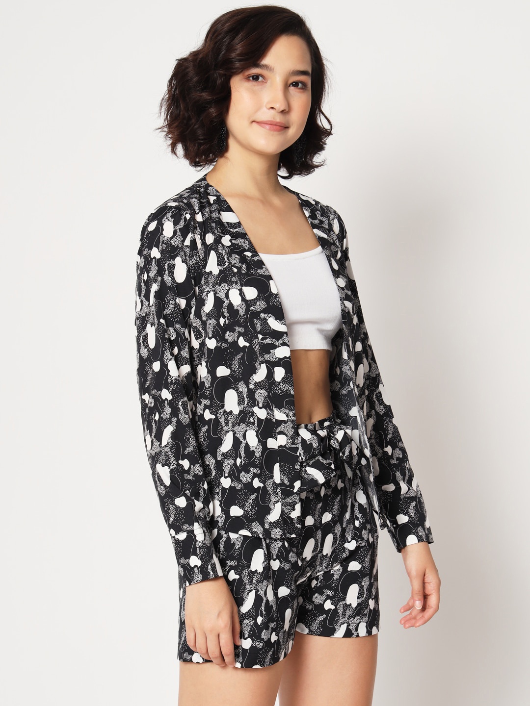 

Mitera Printed Crop Top with Shorts & Shrug, Black
