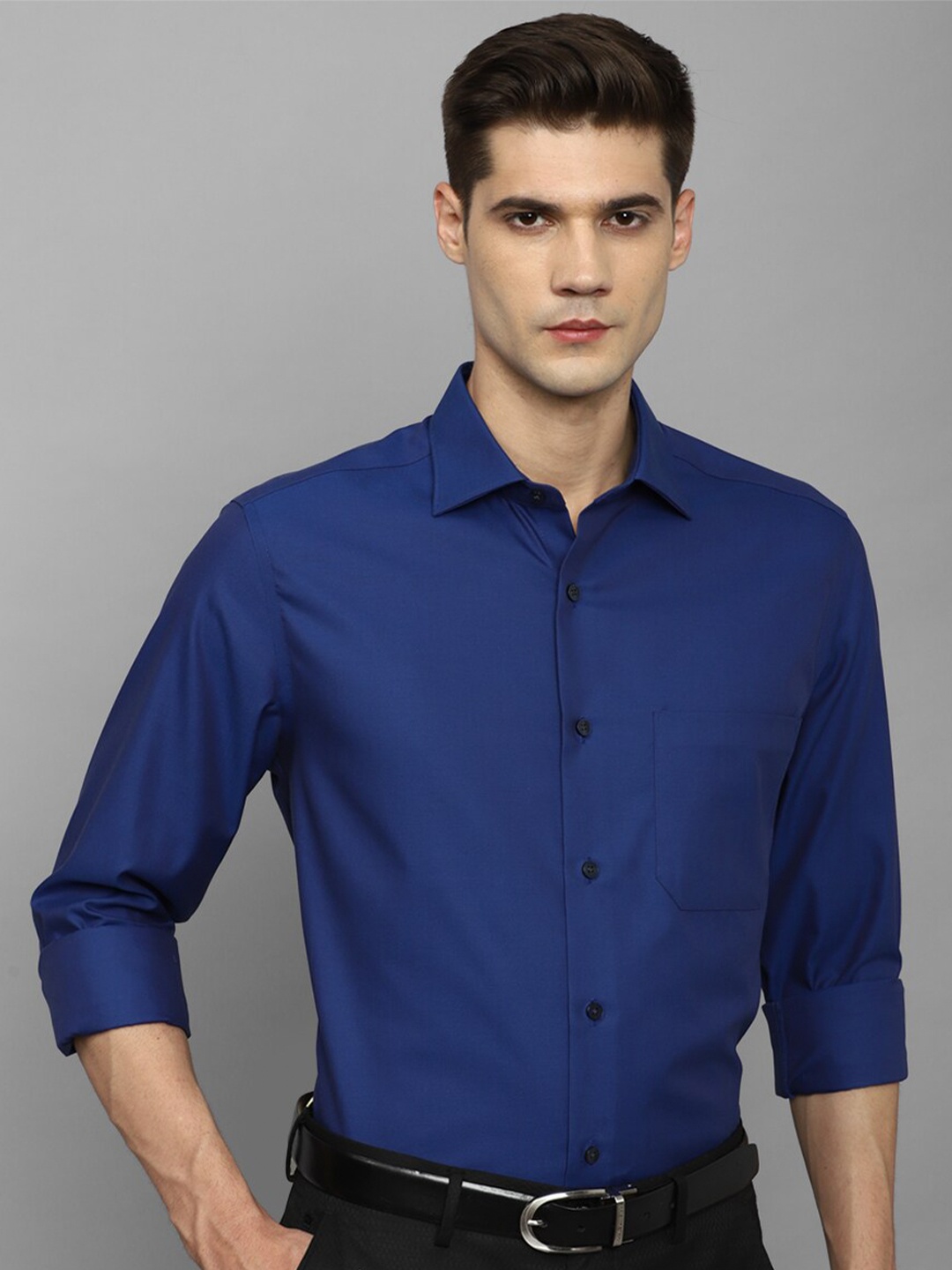 

Louis Philippe Spread Collar Slim Fit Cotton Formal Shirt, Navy blue