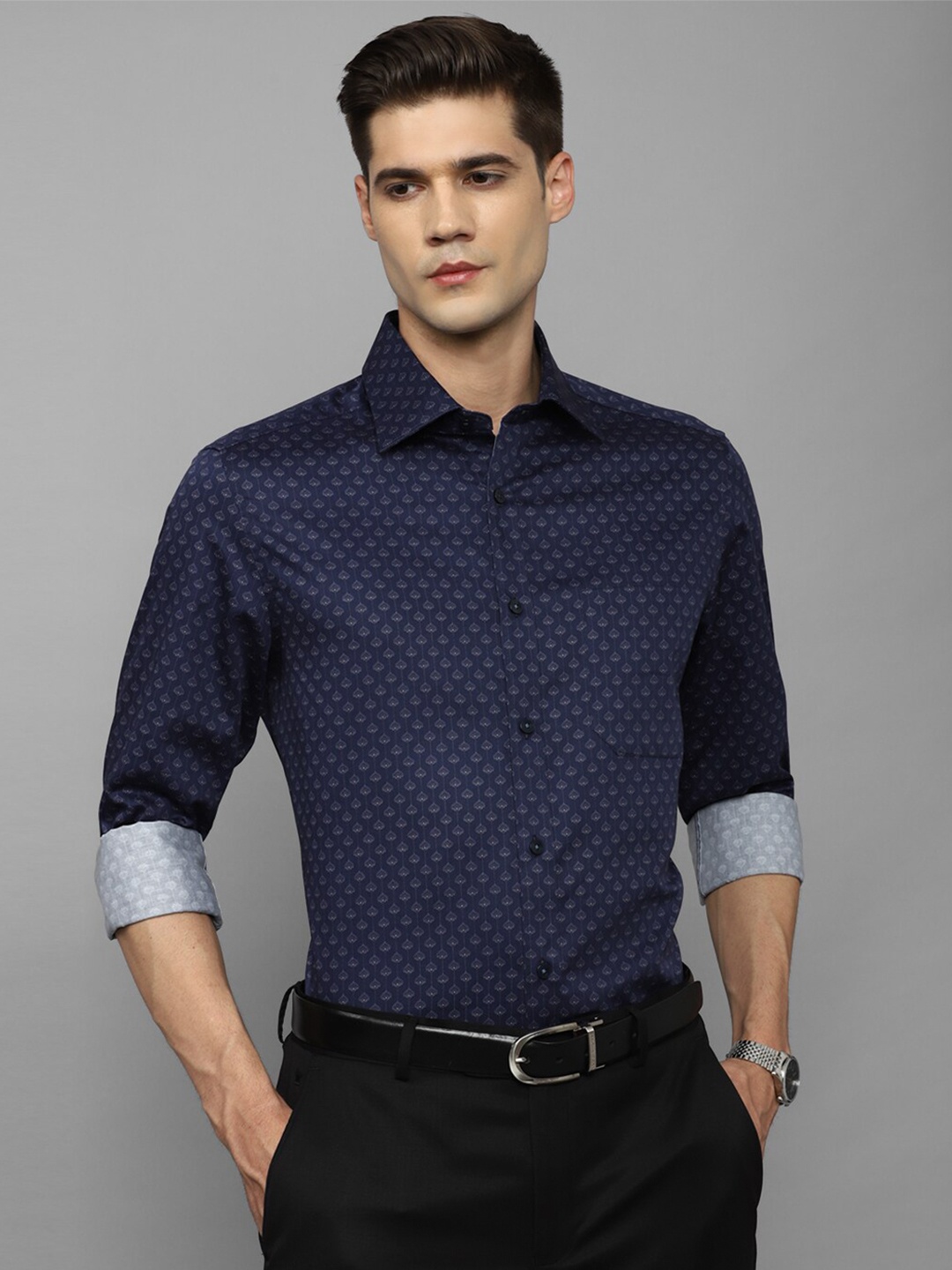 

Louis Philippe Slim Fit Opaque Printed Pure Cotton Formal Shirt, Navy blue