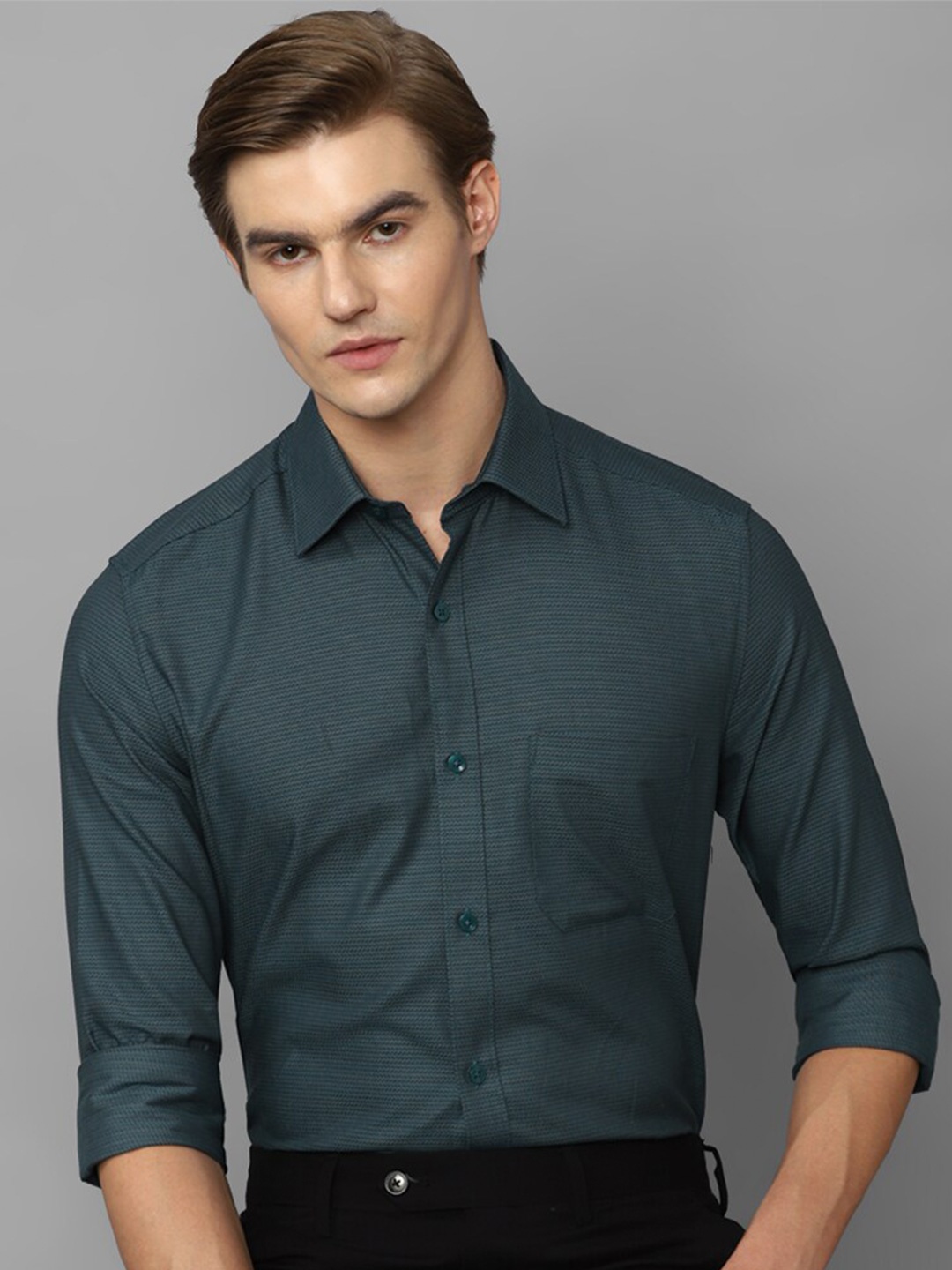 

Louis Philippe Spread Collar Pure Cotton Formal Shirt, Green
