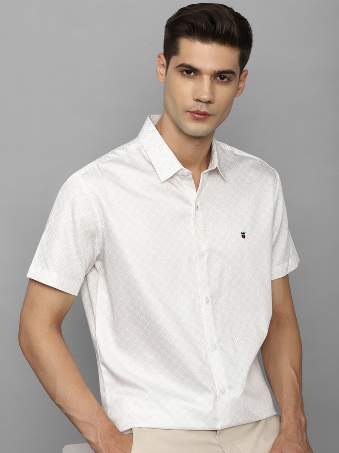 

Louis Philippe Sport Slim Fit Opaque Printed Pure Cotton Casual Shirt, Cream